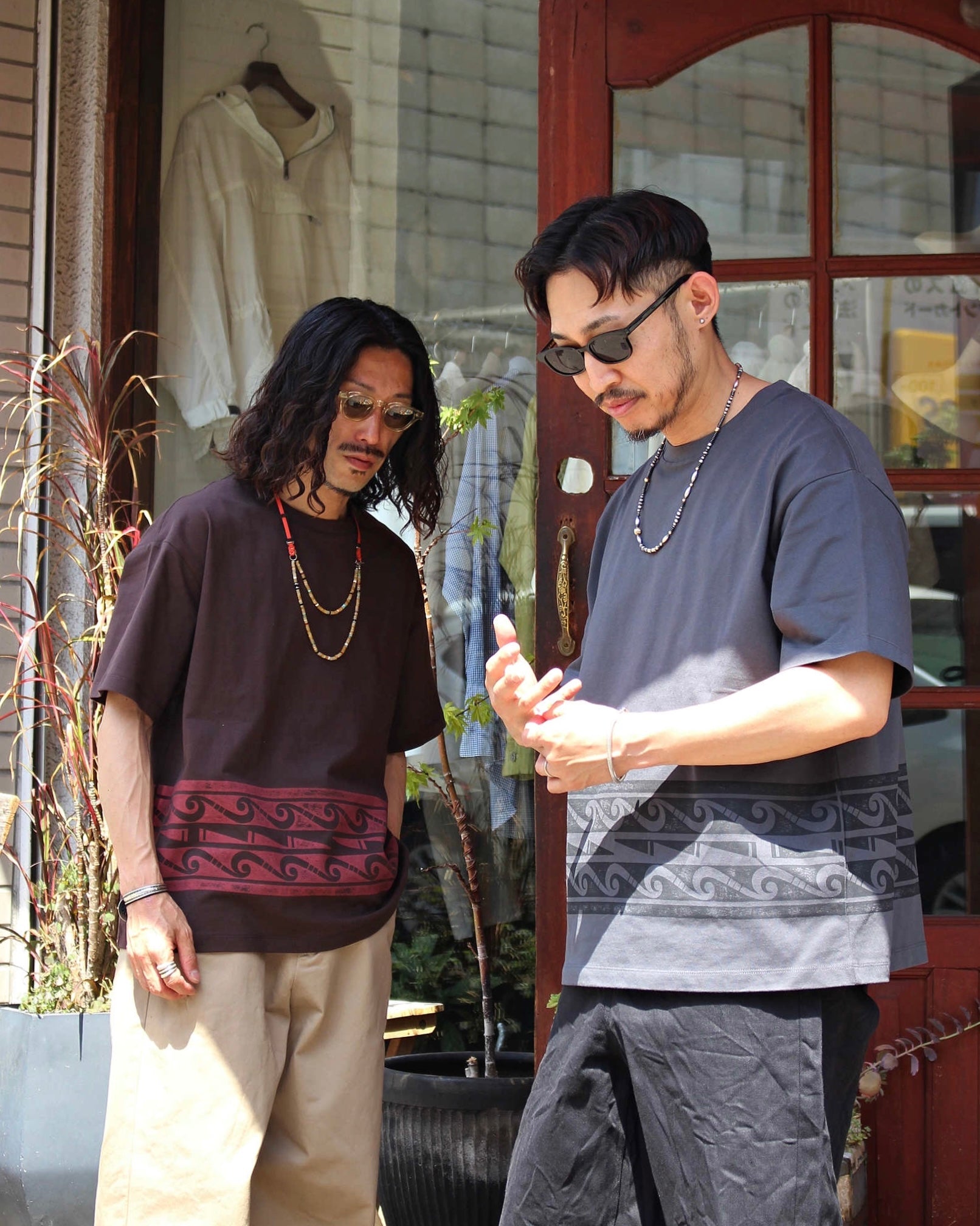 Nasngwam. ナスングワム / LAGNA TEE ラグナティー (BROWN ブラウン)