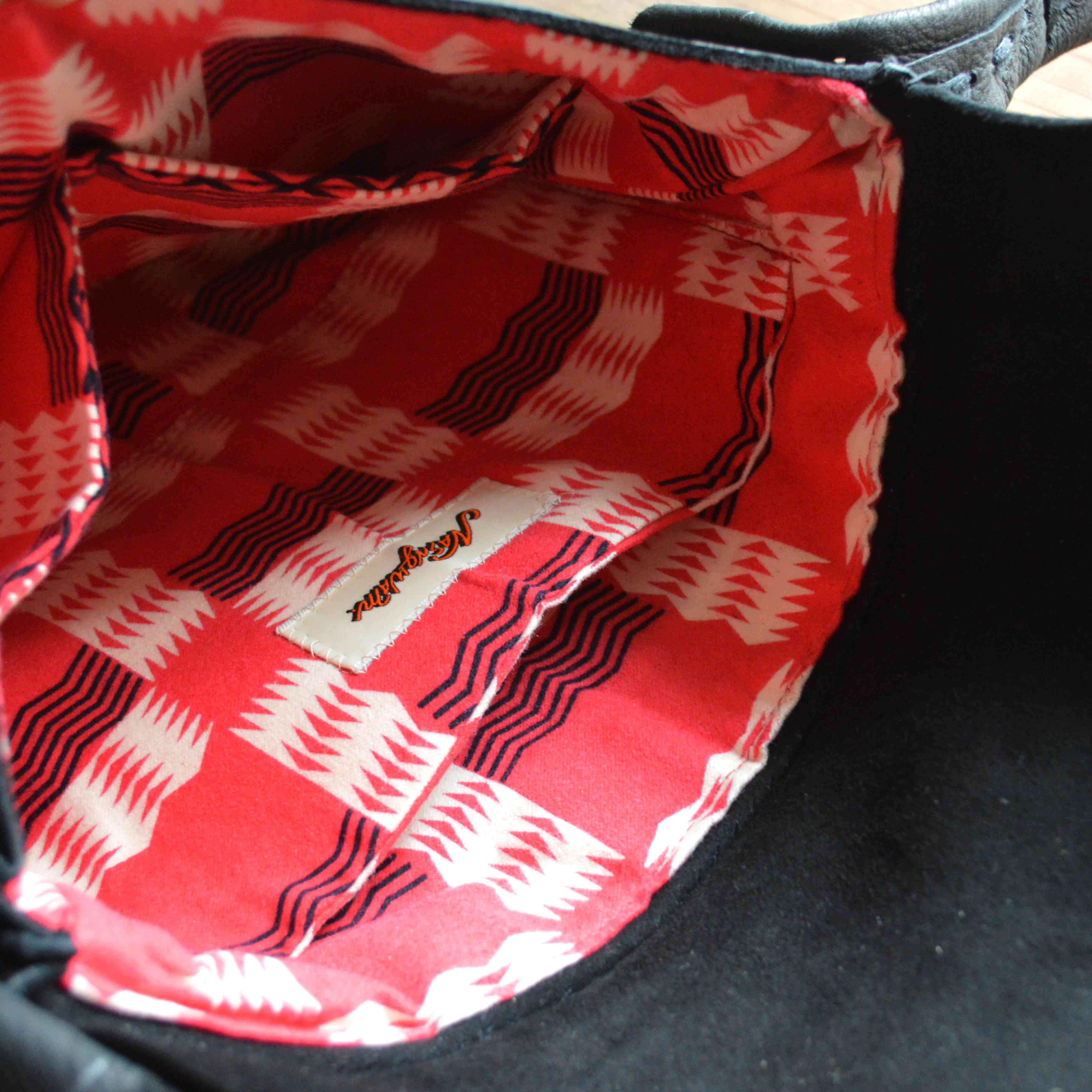 Nasngwam.×early morning / DEARSKIN MESSENGER BAG (BLACK)