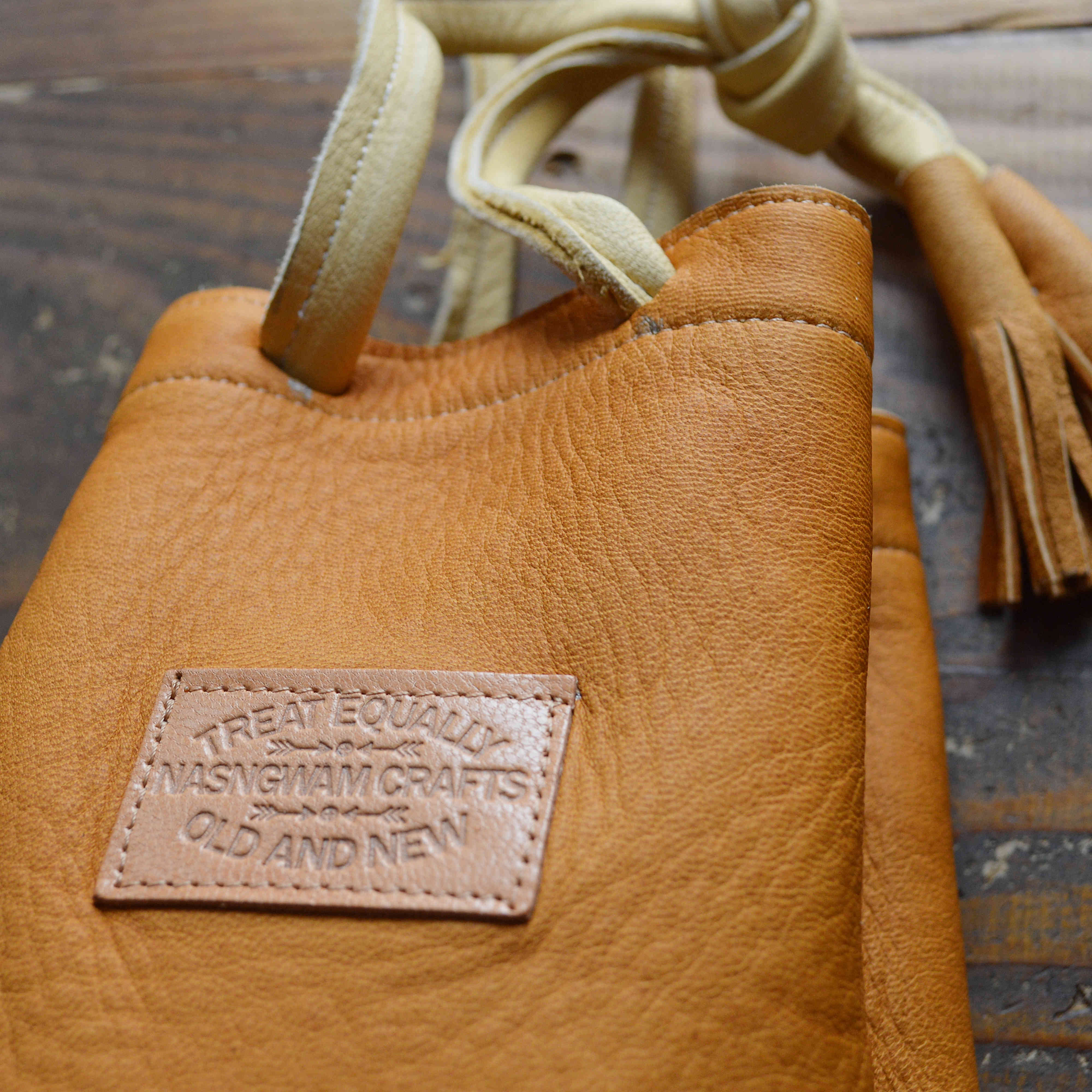 Nasngwam.×early morning / DEARSKIN WHISKY BAG (CAMEL)
