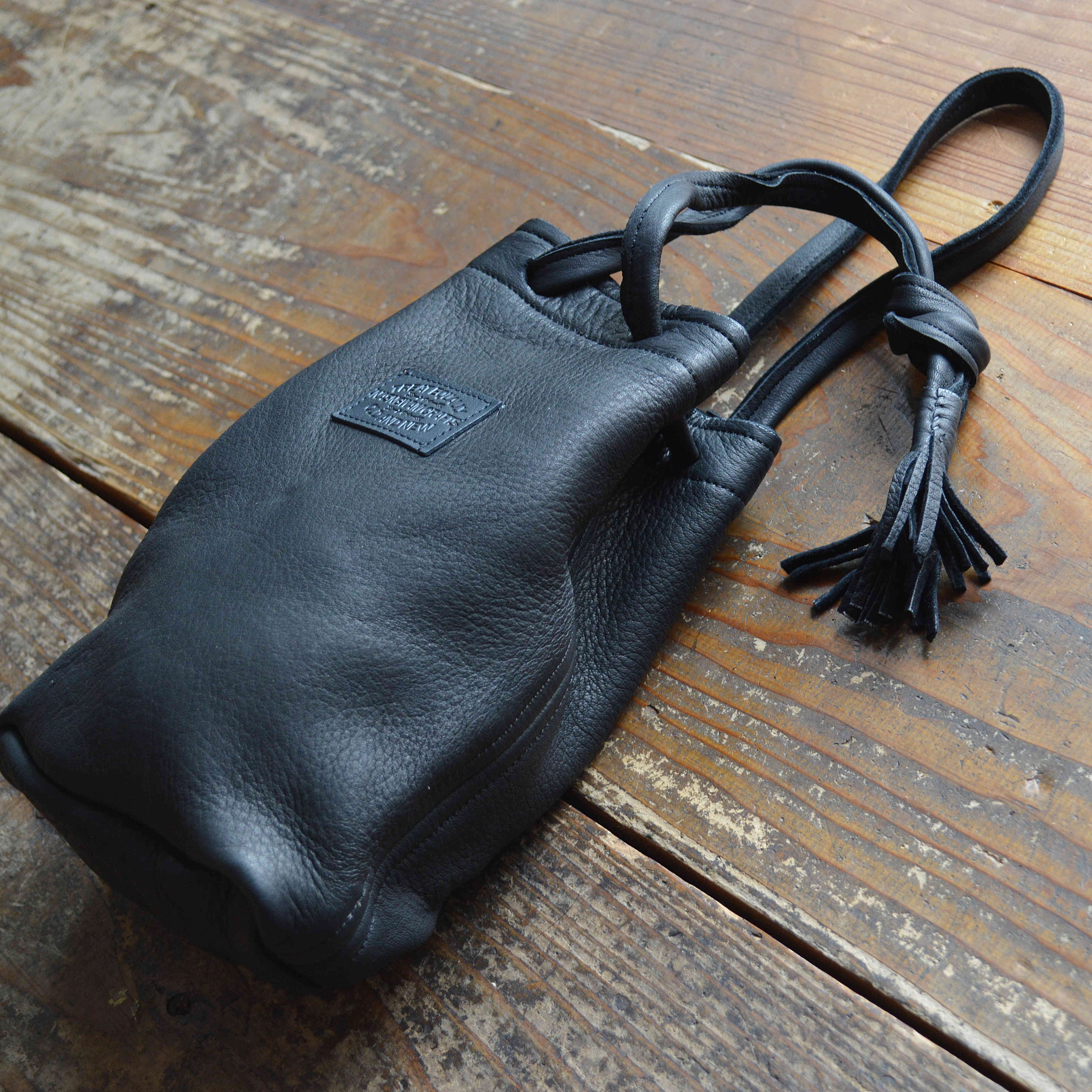 Nasngwam.×early morning / DEARSKIN WHISKY BAG (BLACK)