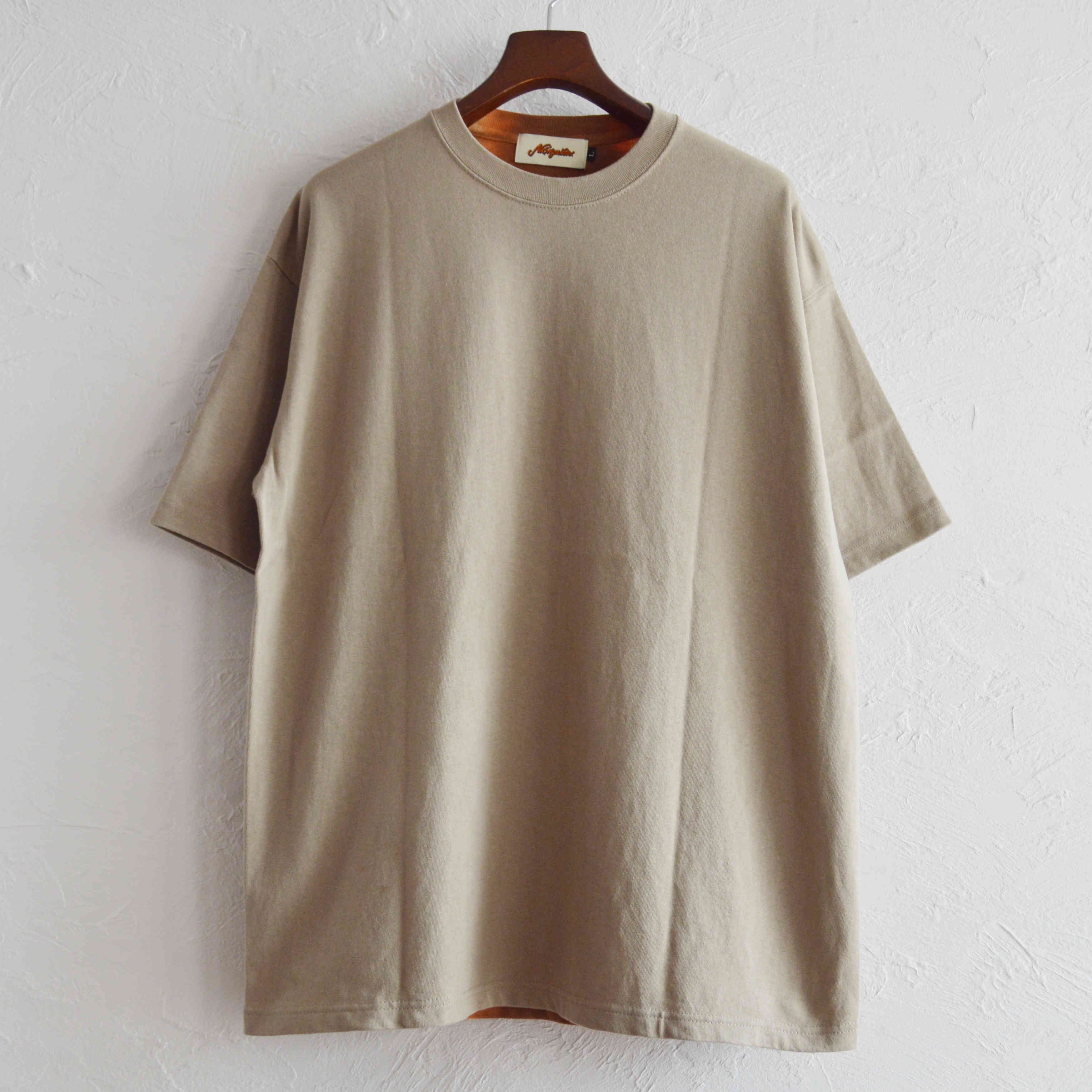 Nasngwam.×JAVARA / CANYON TEE (SAND)