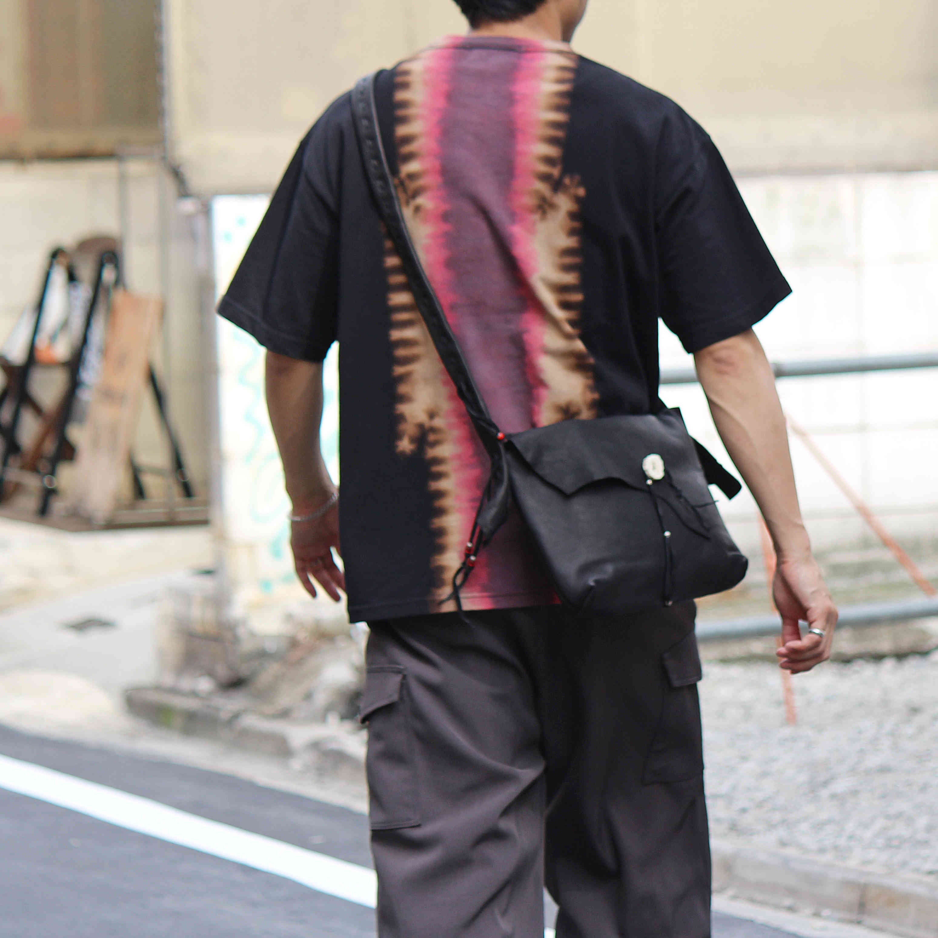 Nasngwam.×early morning / DEARSKIN MESSENGER BAG (BLACK)