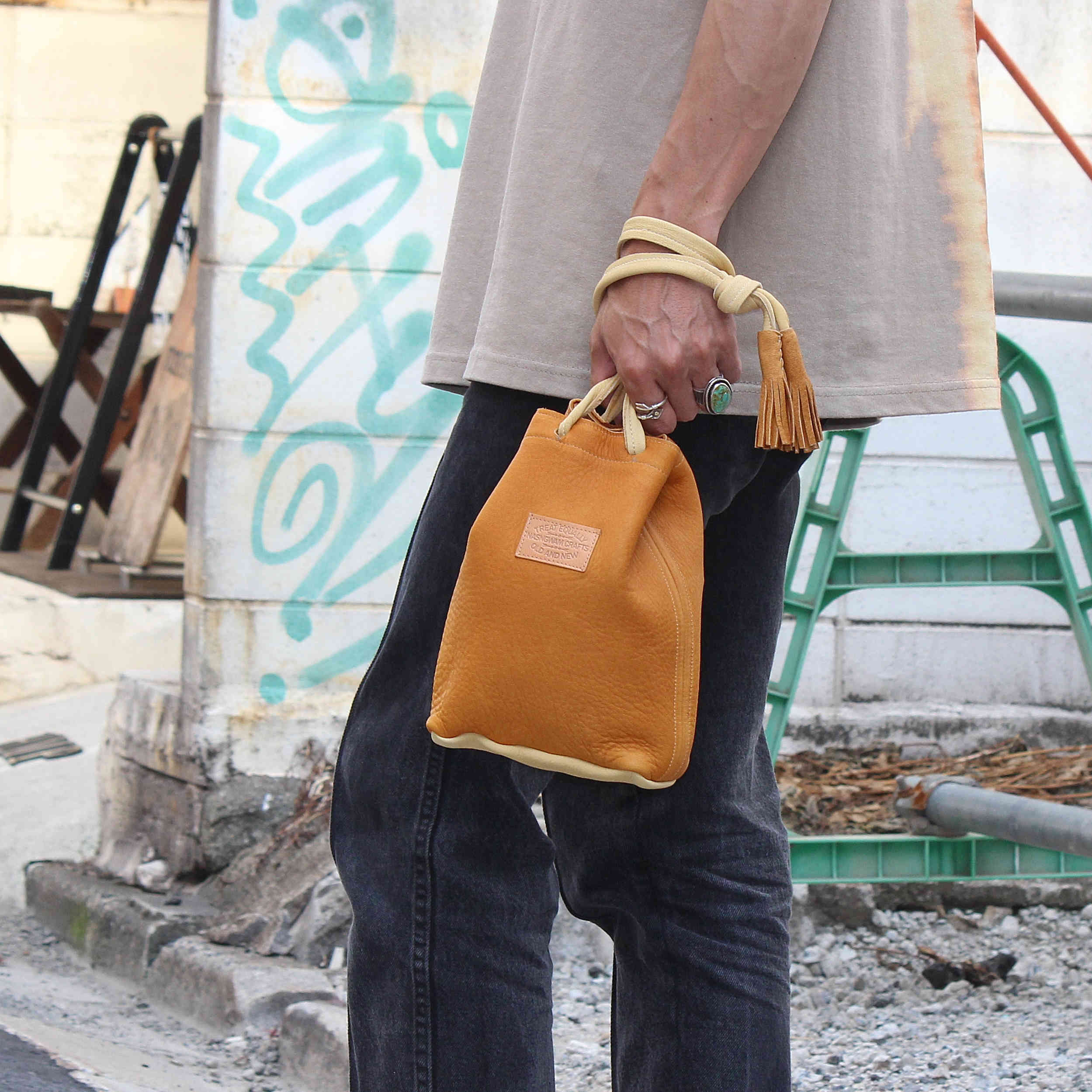 Nasngwam.×early morning / DEARSKIN WHISKY BAG (CAMEL)