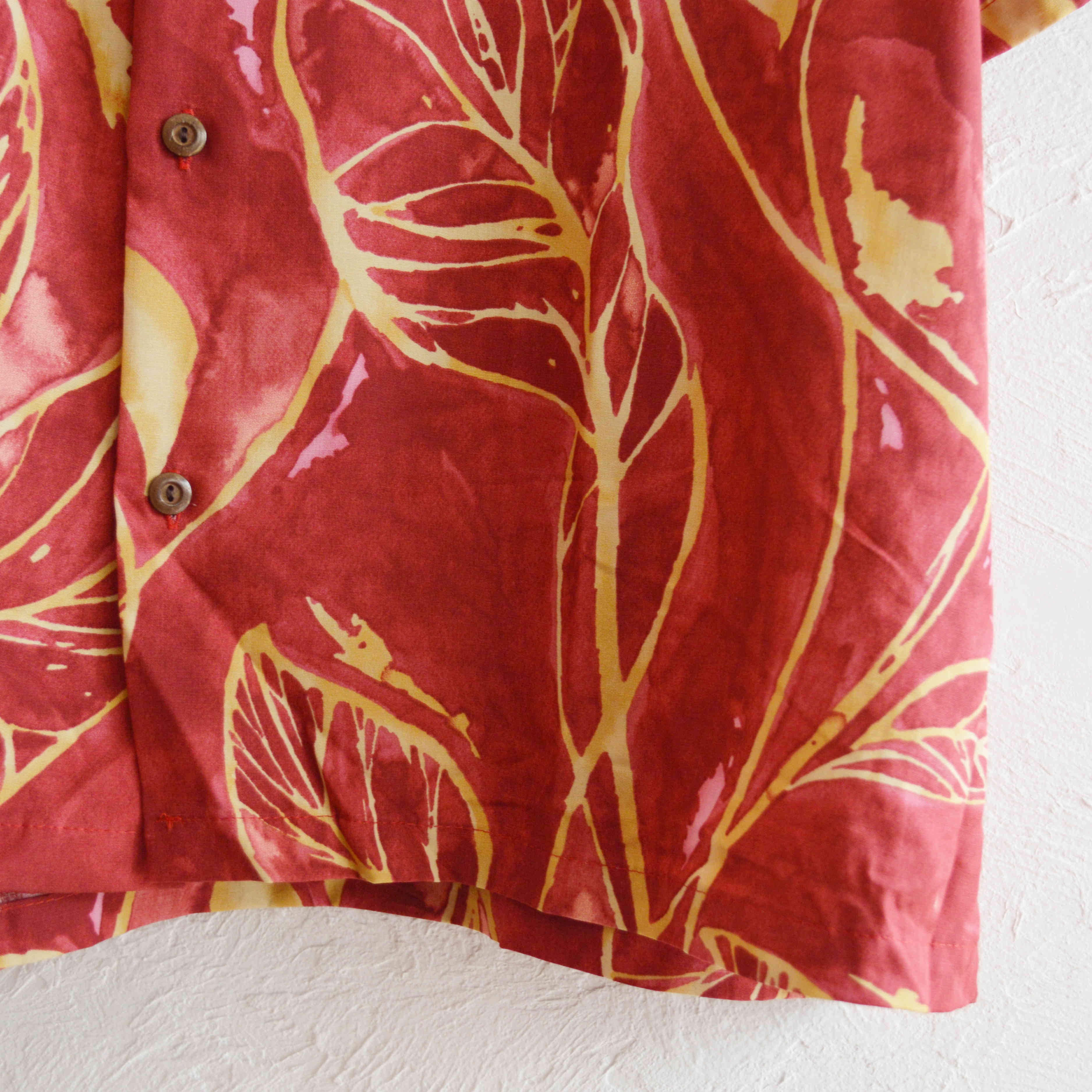 Hilo Hattie / Rayon Aloha Shirt (WINE)