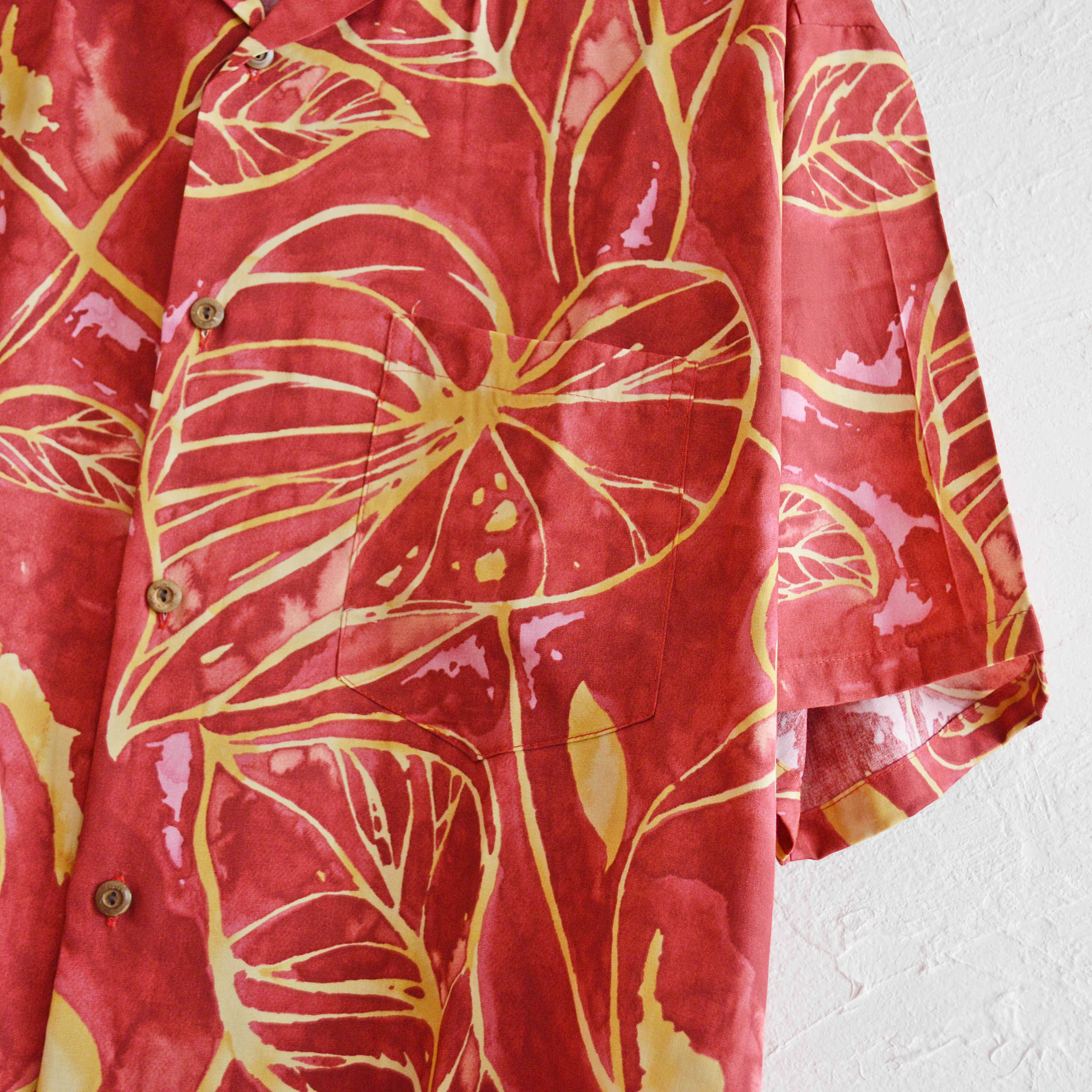 Hilo Hattie / Rayon Aloha Shirt (WINE)