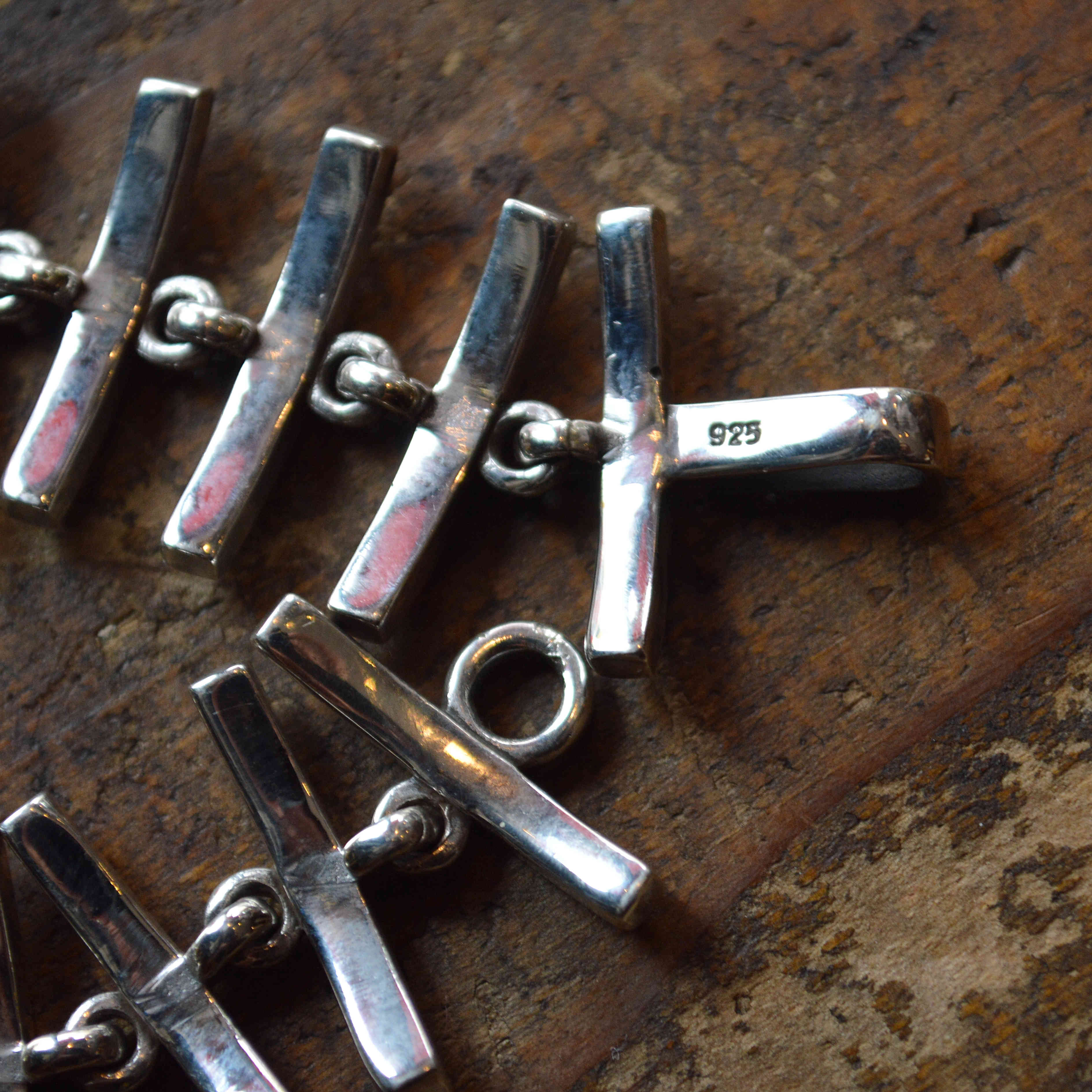 Nasngwam. / CENTIPEDE BRACELET