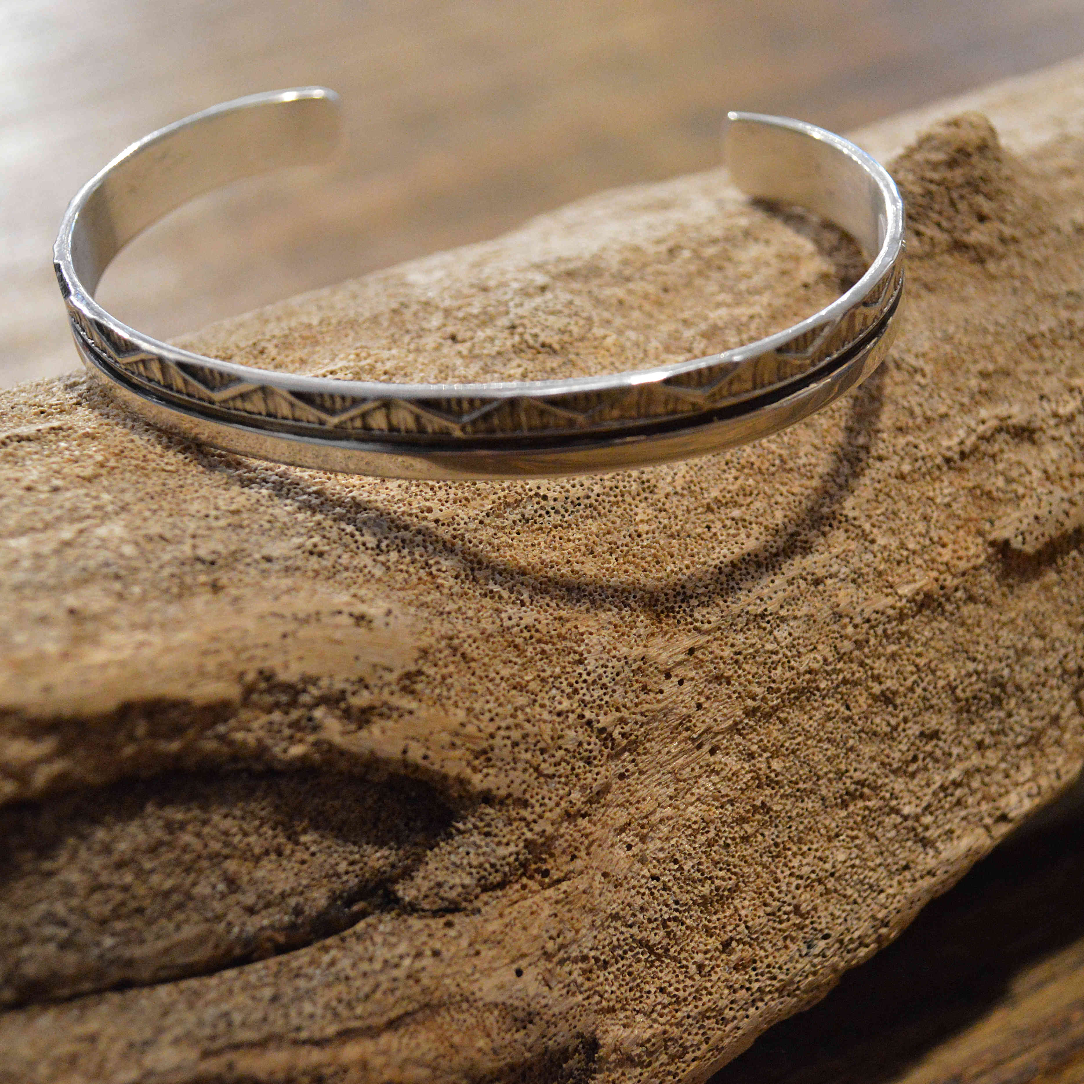 Indian jewelry / Navajo BANGLE (HENRY MARIANO)