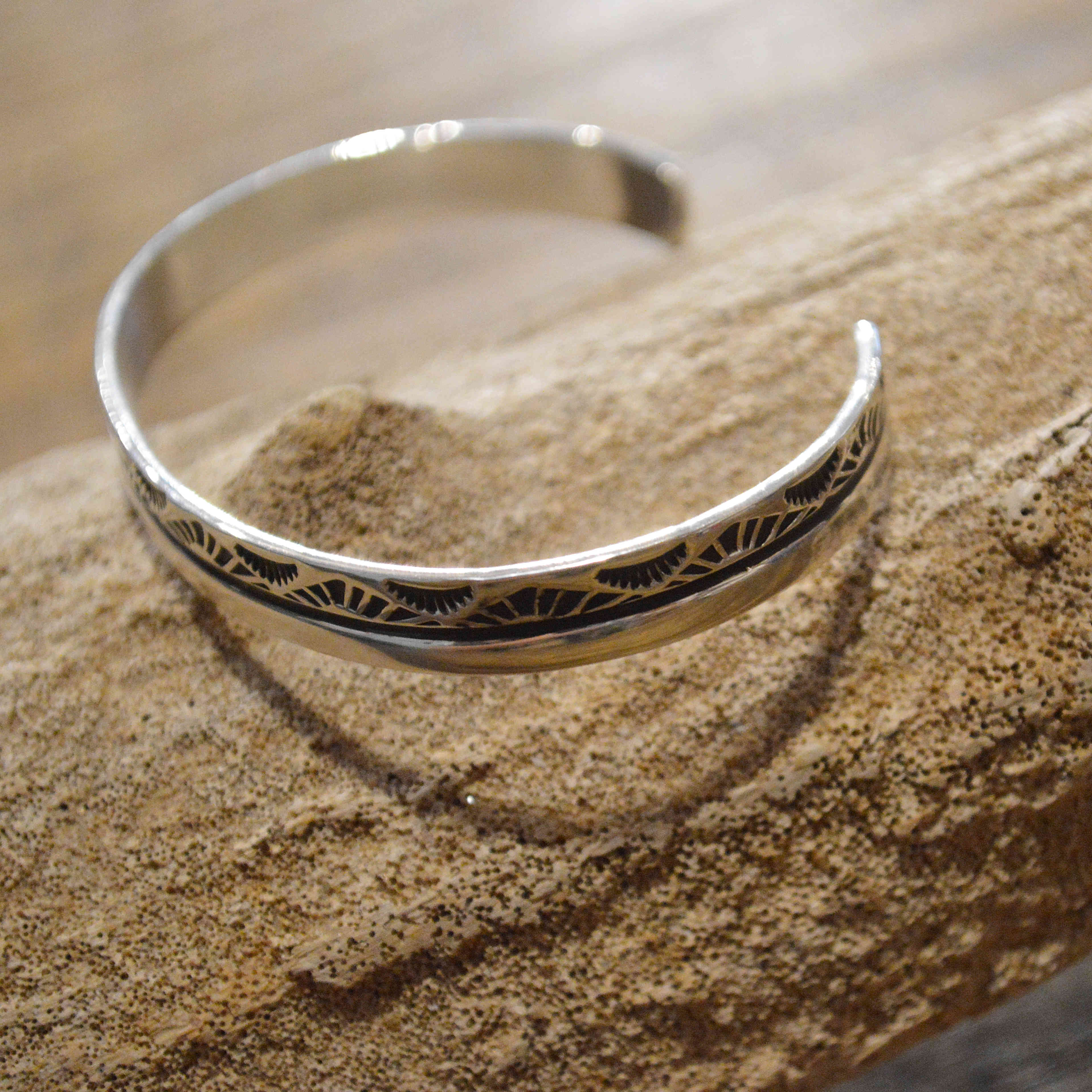 Indian jewelry / Navajo BANGLE (HENRY MARIANO)