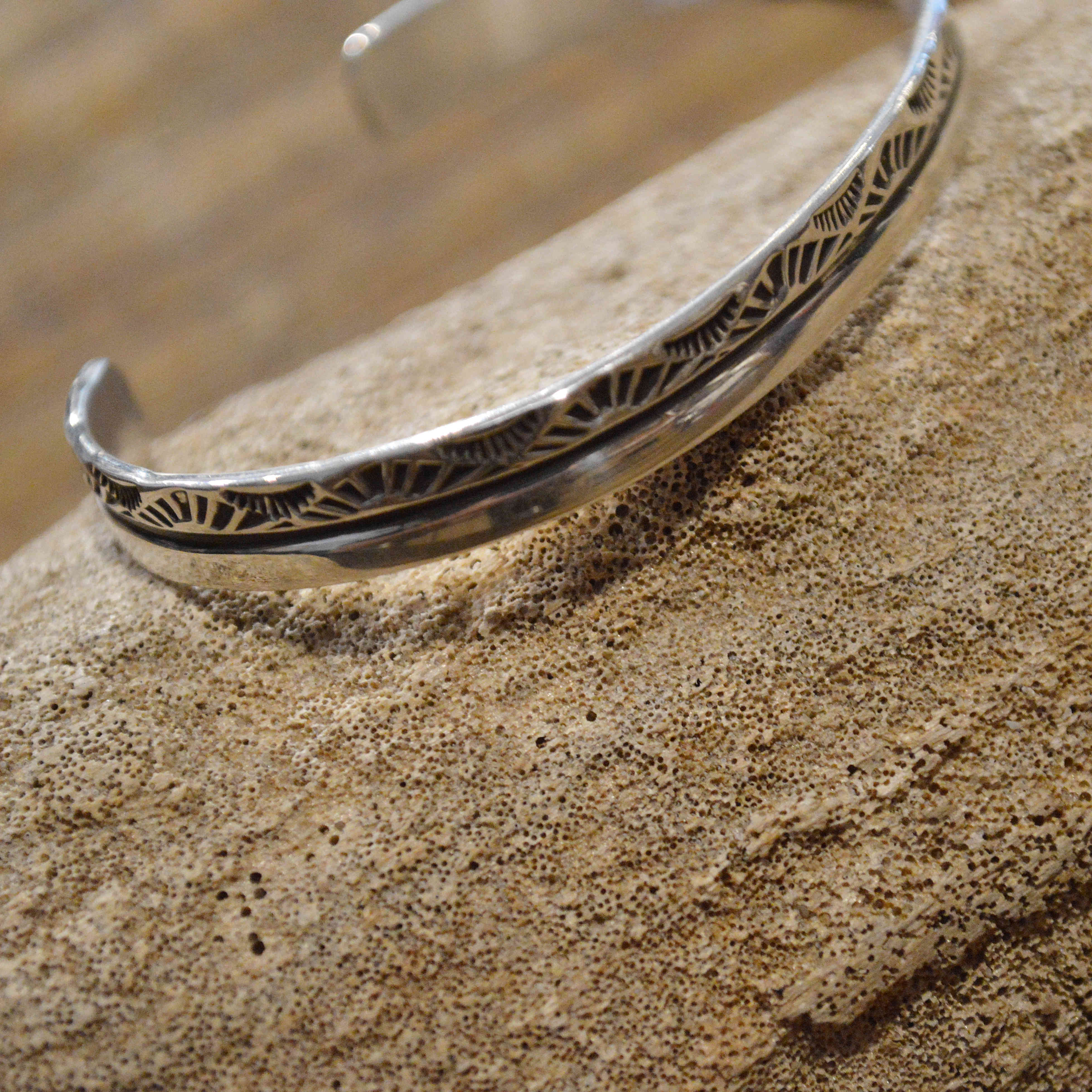 Indian jewelry / Navajo BANGLE (HENRY MARIANO)
