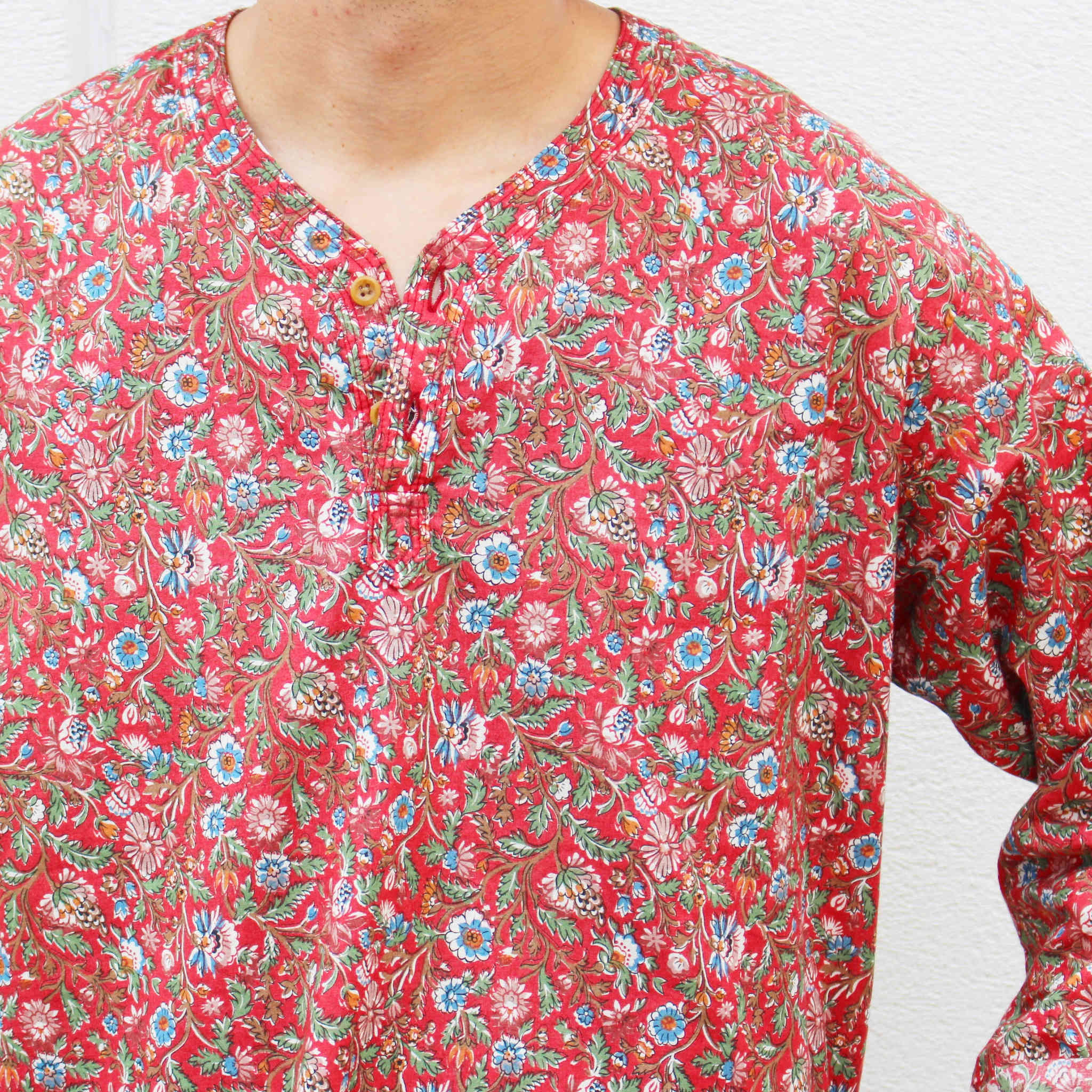 Nasngwam. / VAGANT SHIRTS (RED)