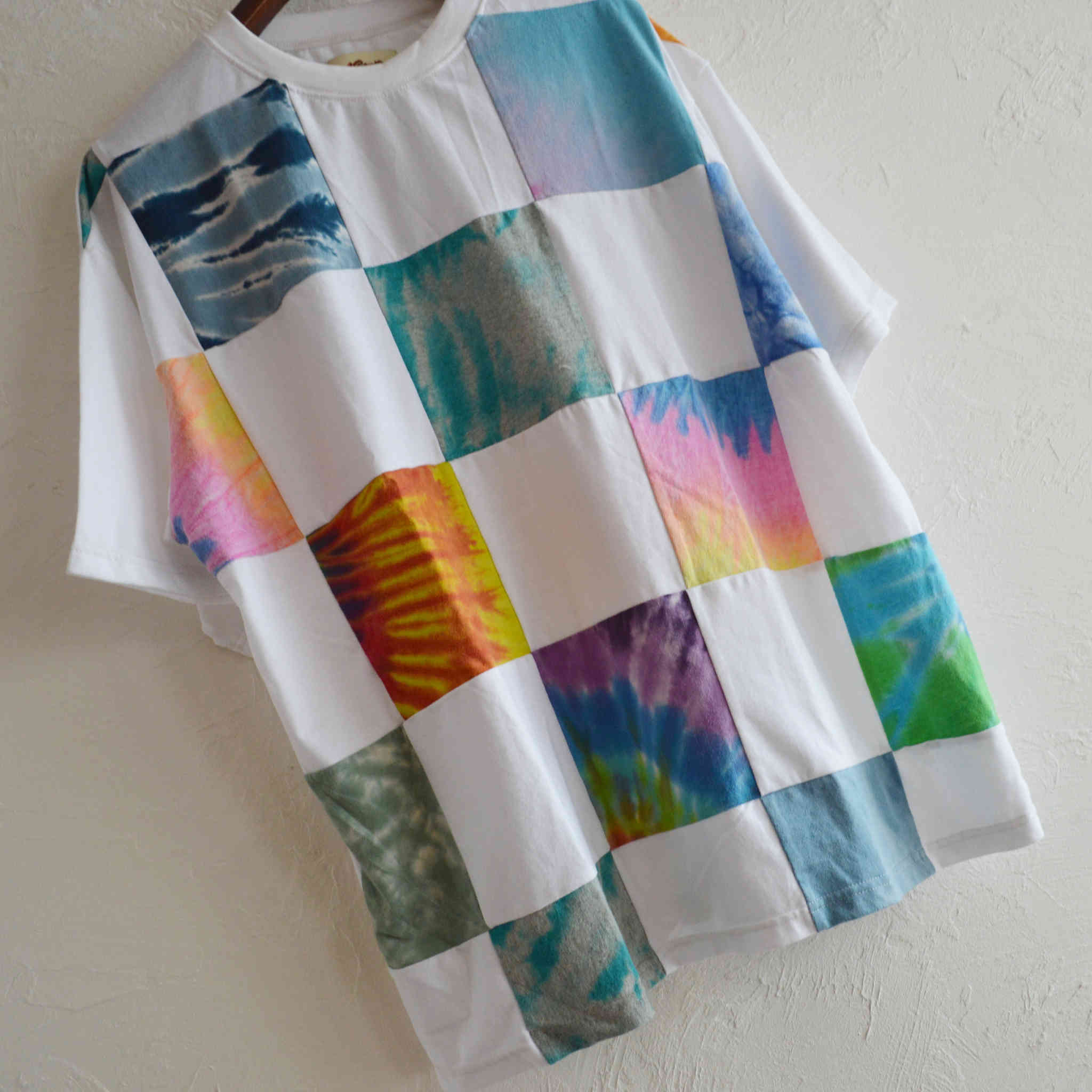 Nasngwam. / SQUARE TEE (WHITE)