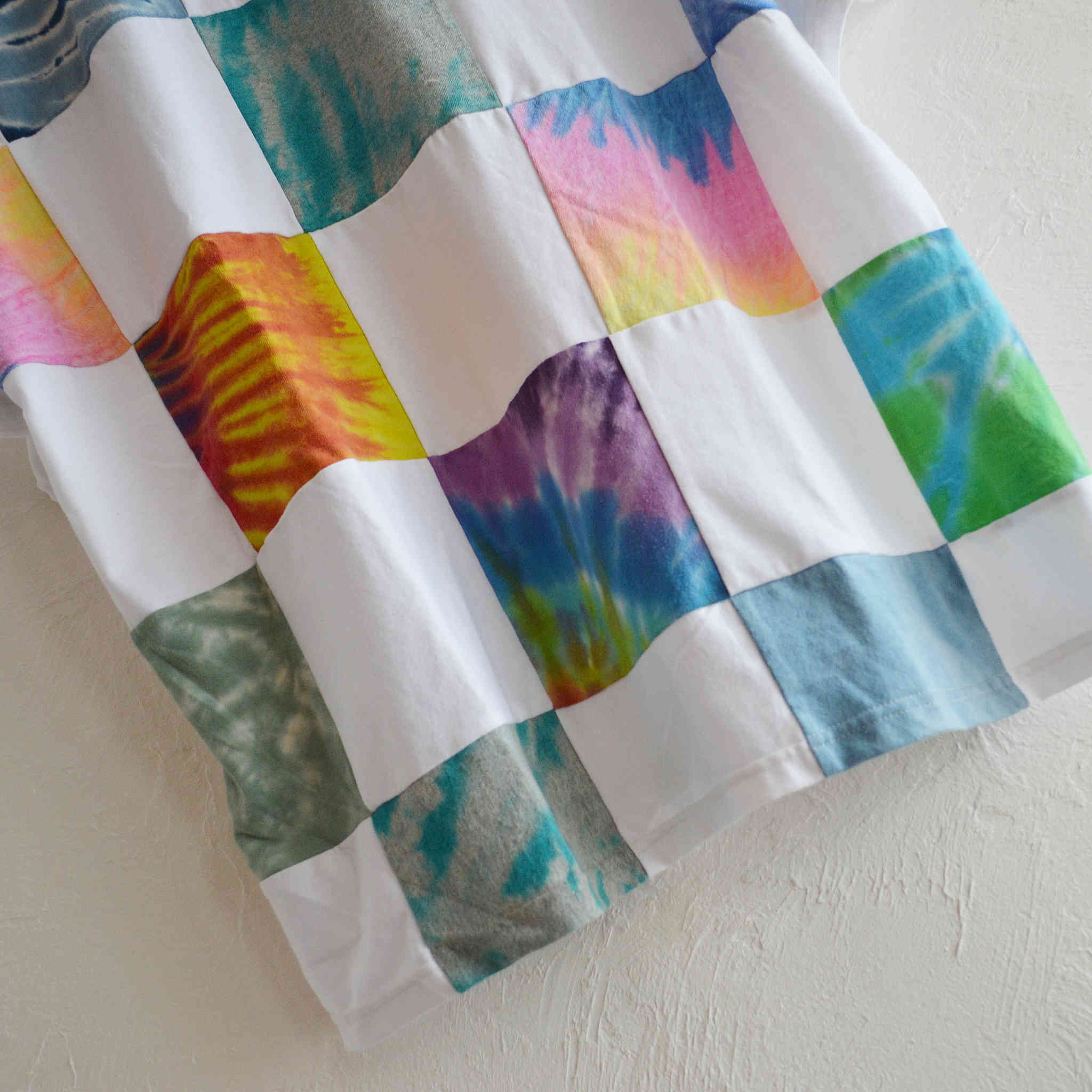 Nasngwam. / SQUARE TEE (WHITE)