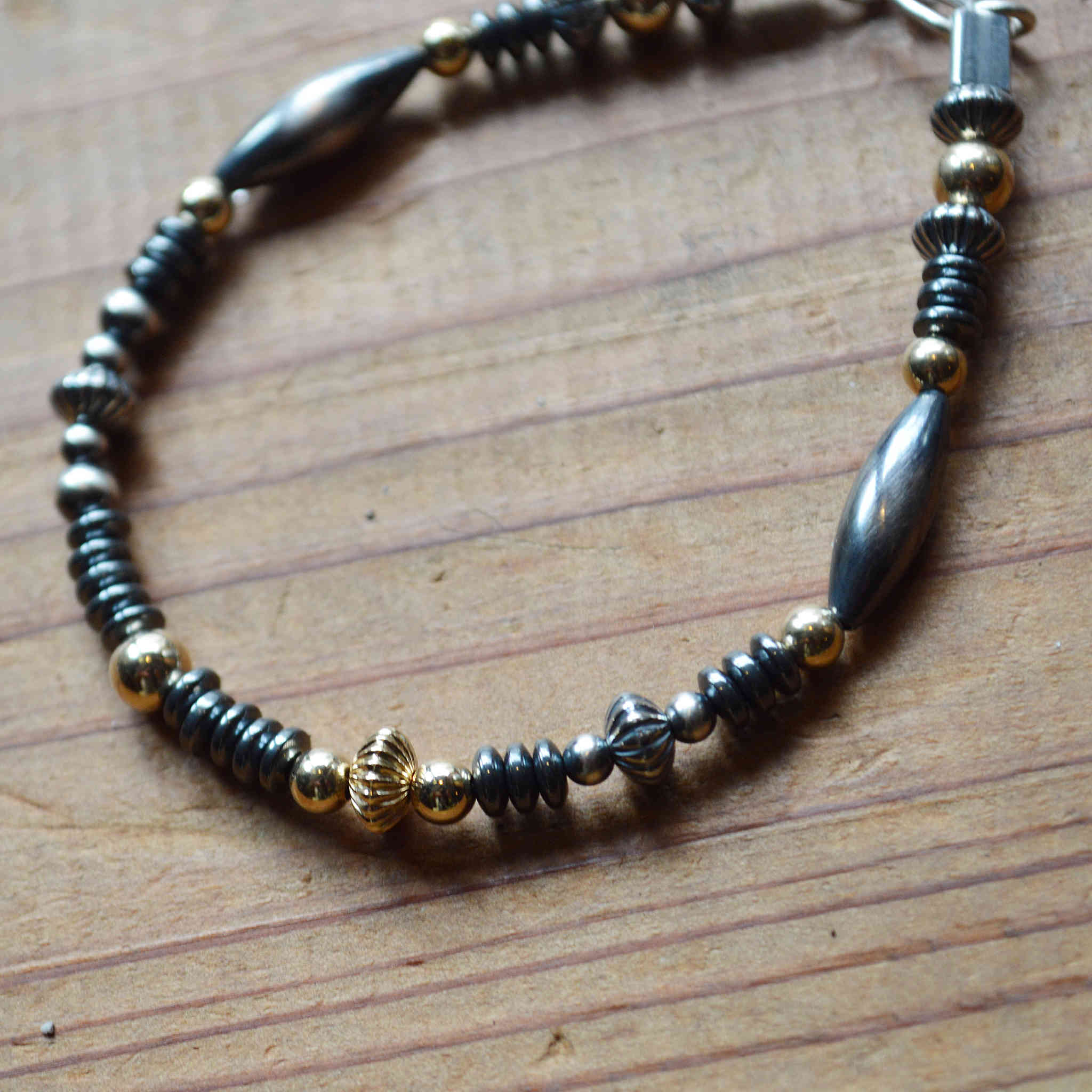 Bright ブライト / Wave S Hematite Bracelet ウェーブエスヘマタイト ブレスレット