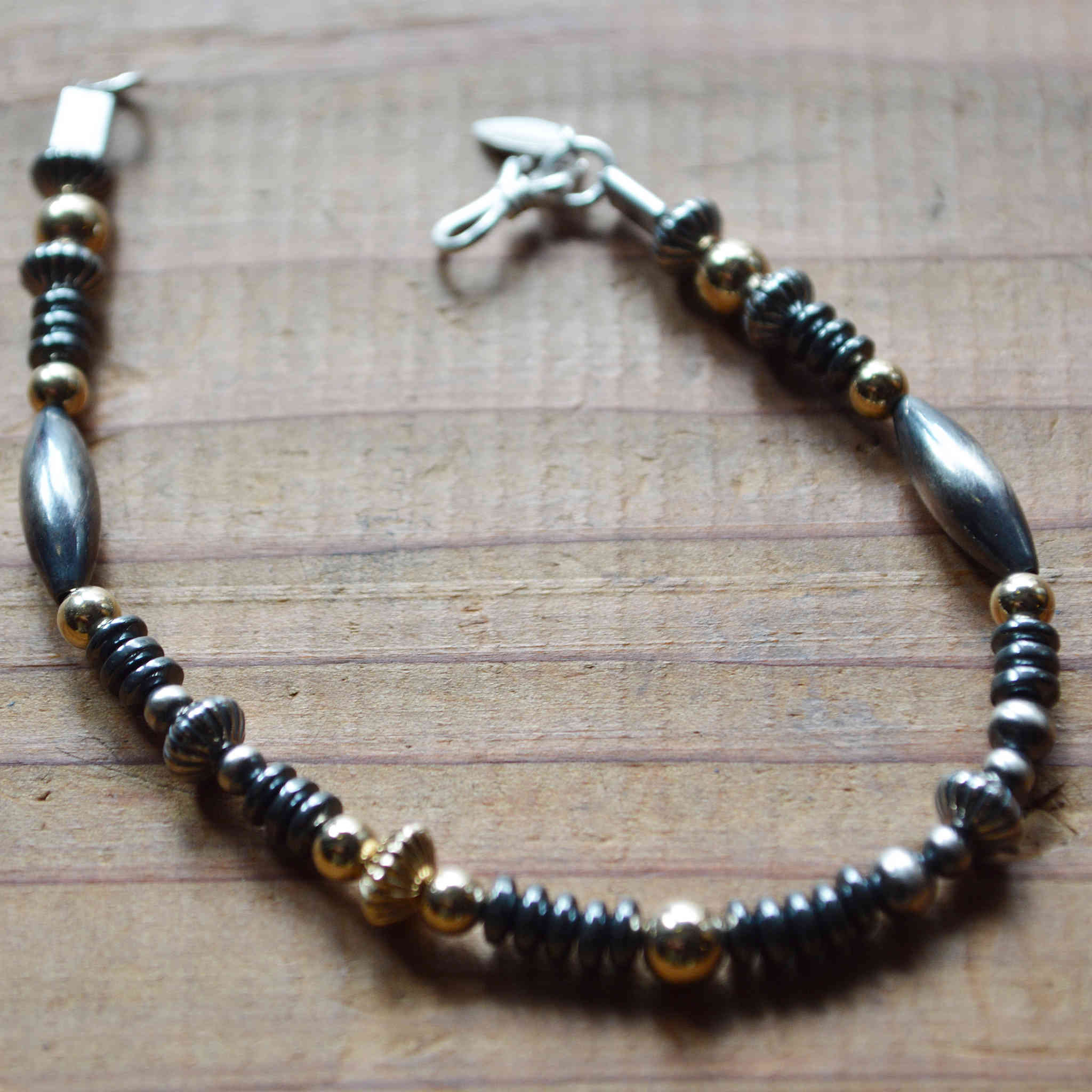 Bright ブライト / Wave S Hematite Bracelet ウェーブエスヘマタイト ブレスレット