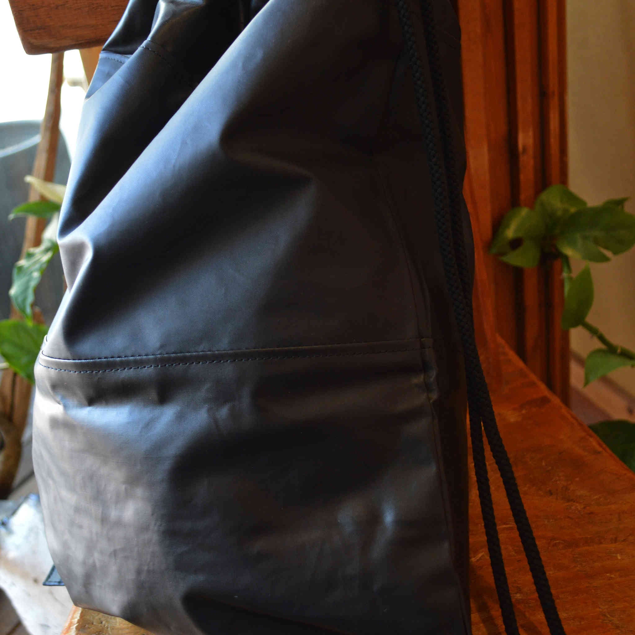 BIG P.PRODUCTS ビックピープロダクト / Vintage Military Fabric Rubber Knap Sack 1960’s Sweden Military リメイクラバーナップサック