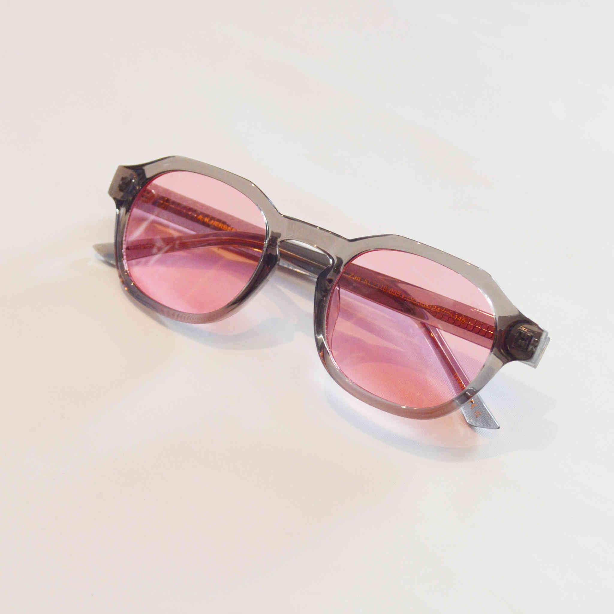 A.Kjaerbede エキアビト / ZAN ザン (Grey Transparent グレートランスペアレント)