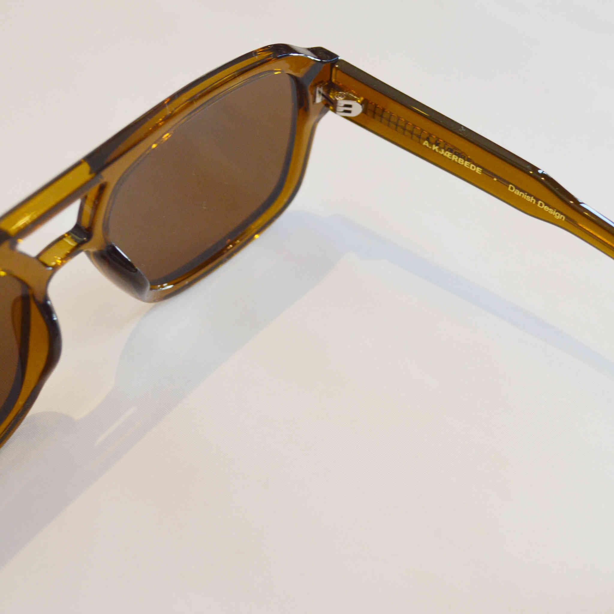 A.Kjaerbede エキアビト / KAYA カヤ (Smoke Transparent スモークトランスペアレント)