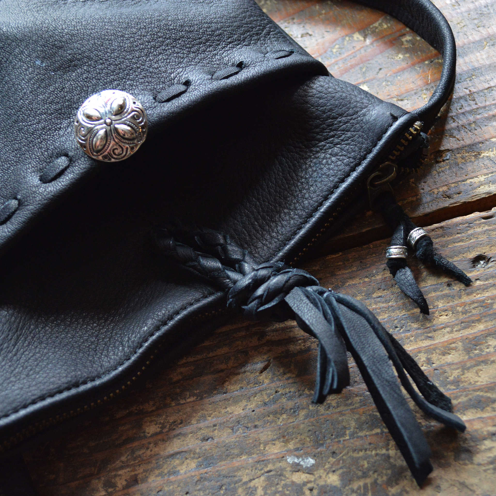 Nasngwam.×”EARLYMORNING ナスングワム アーリーモーニング / SQUARE FASTENER SACOCHE スクウェアファスナーサコッシュ (BLACK ブラック)