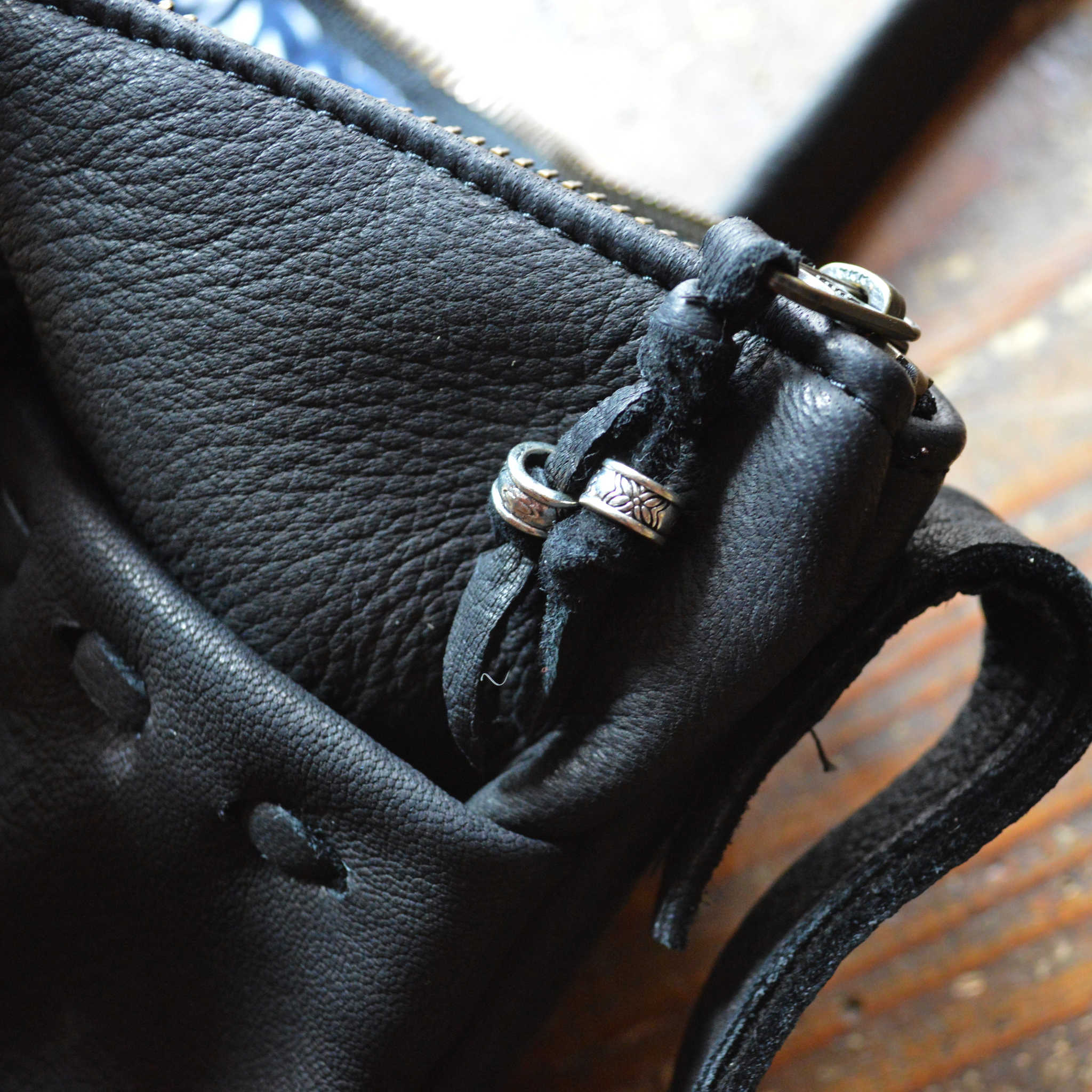 Nasngwam.×”EARLYMORNING ナスングワム アーリーモーニング / SQUARE FASTENER SACOCHE スクウェアファスナーサコッシュ (BLACK ブラック)