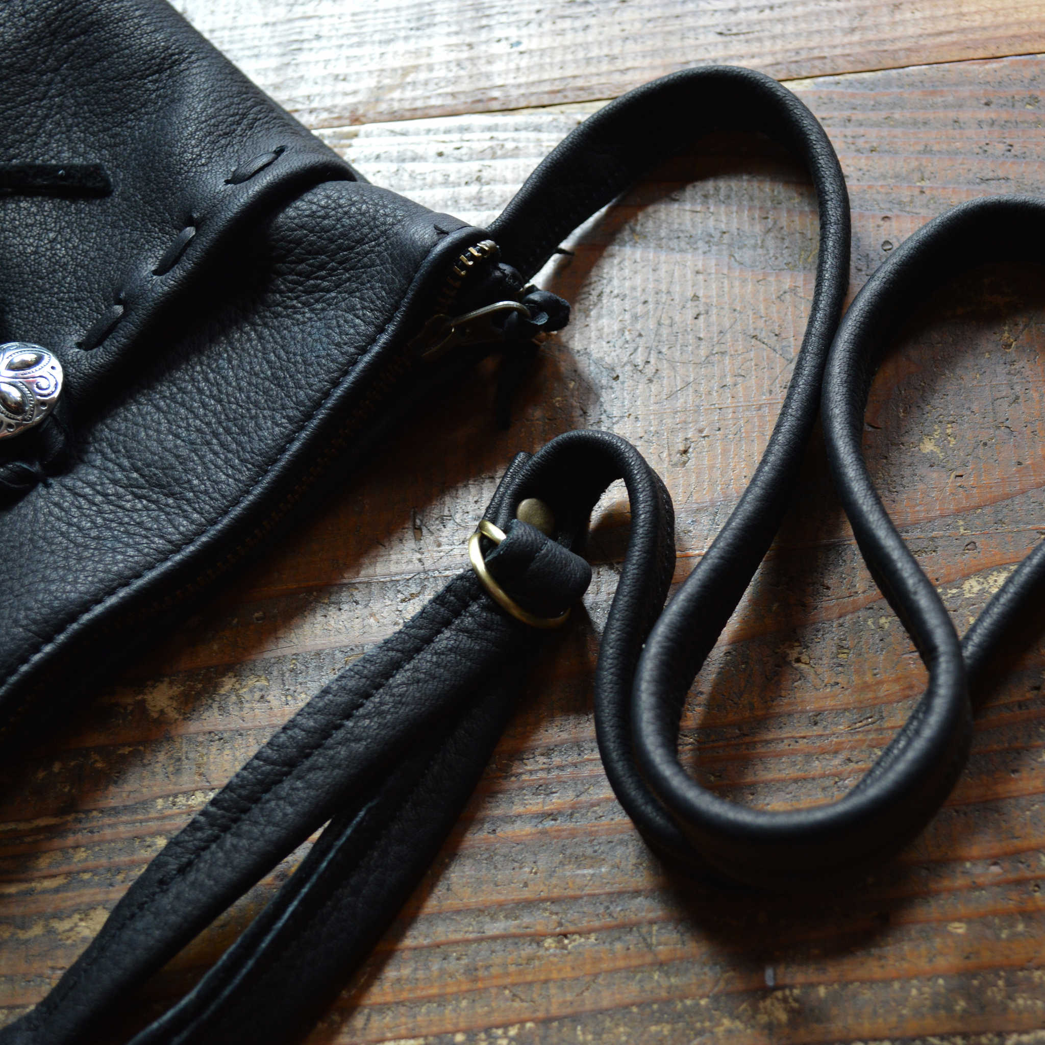 Nasngwam.×”EARLYMORNING ナスングワム アーリーモーニング / SQUARE FASTENER SACOCHE スクウェアファスナーサコッシュ (BLACK ブラック)