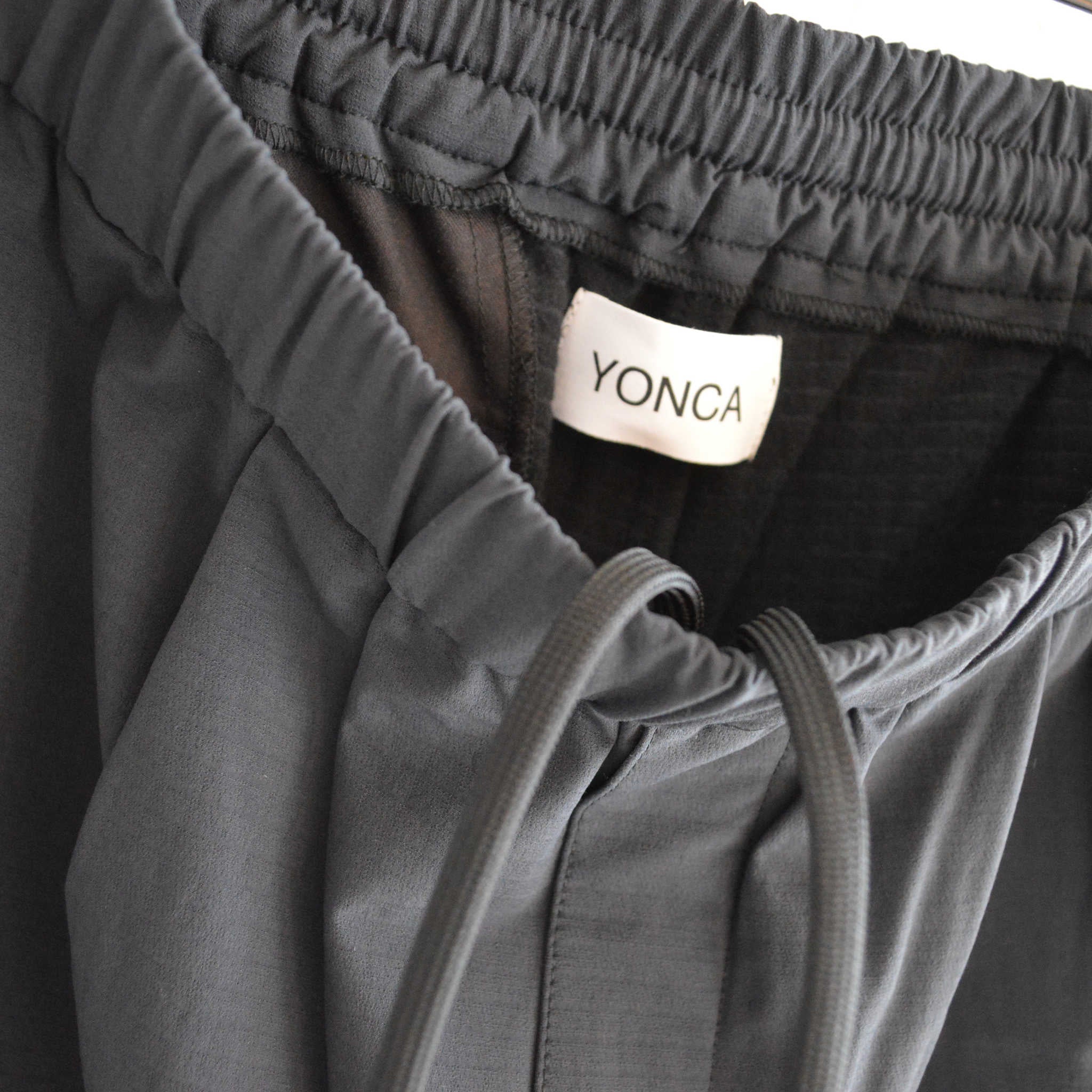 YONCA ヨンカ / COMFORT TECH FLEECE PANTS WIDE カモフォートテックフリースパンツワイド (BLACK ブラック)