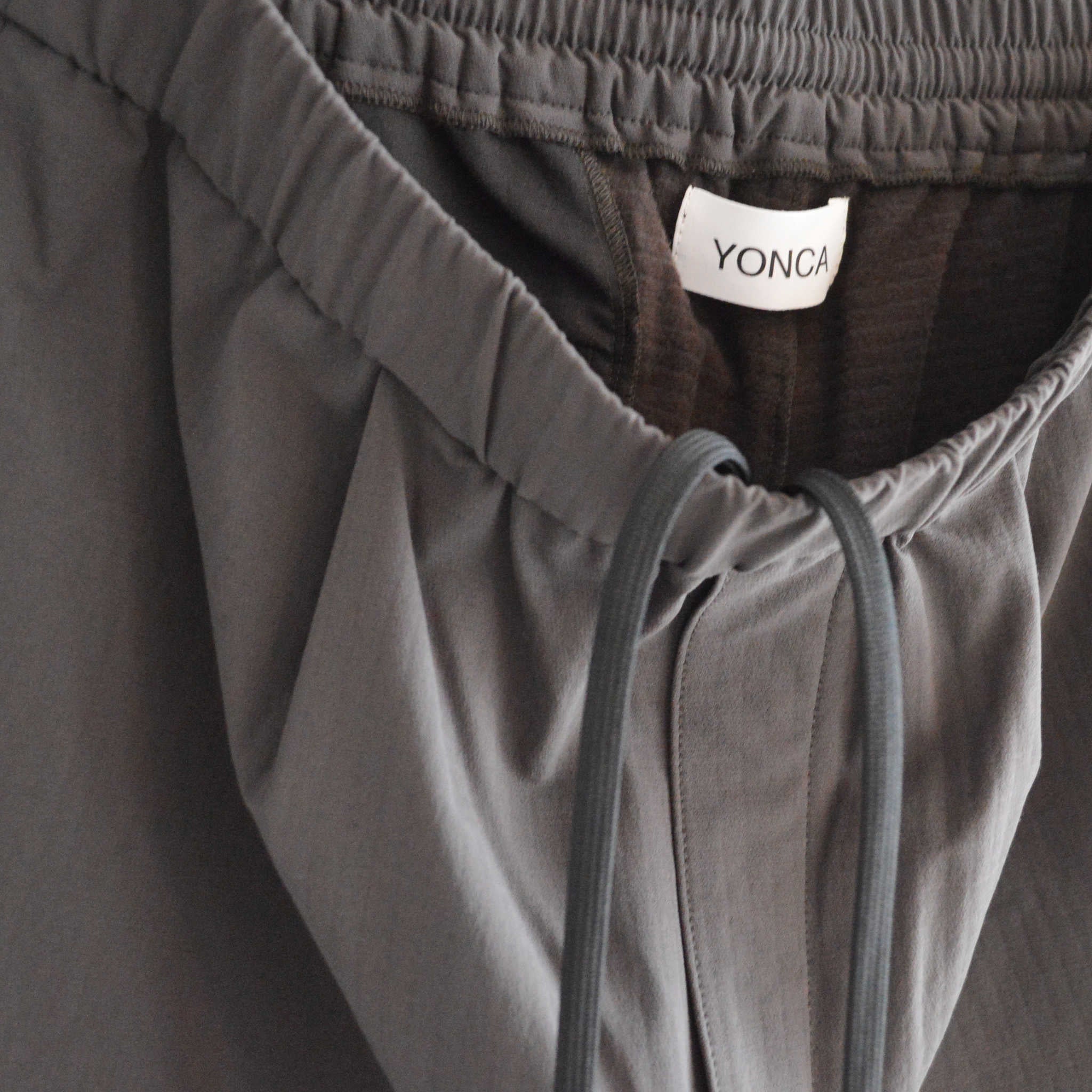 YONCA ヨンカ / COMFORT TECH FLEECE PANTS WIDE カモフォートテックフリースパンツワイド (MOSS CHARCOAL モスチャコール)