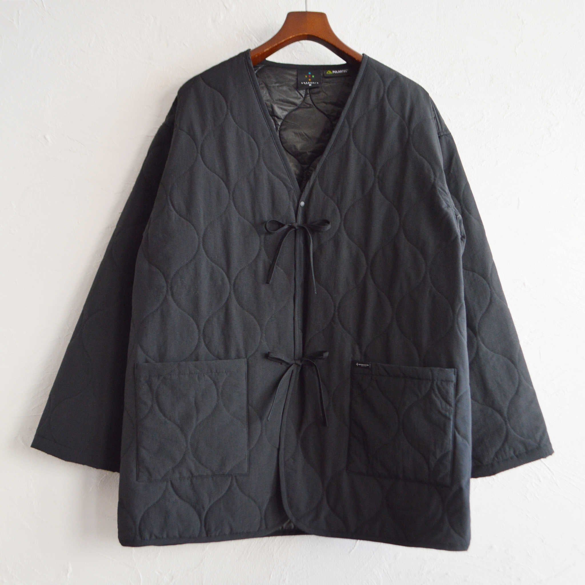 AXESQUIN アクシーズクイン / QUILTED COLLER LESS JACKET キルティングカラーレスジャケット (BLACK ブラック)