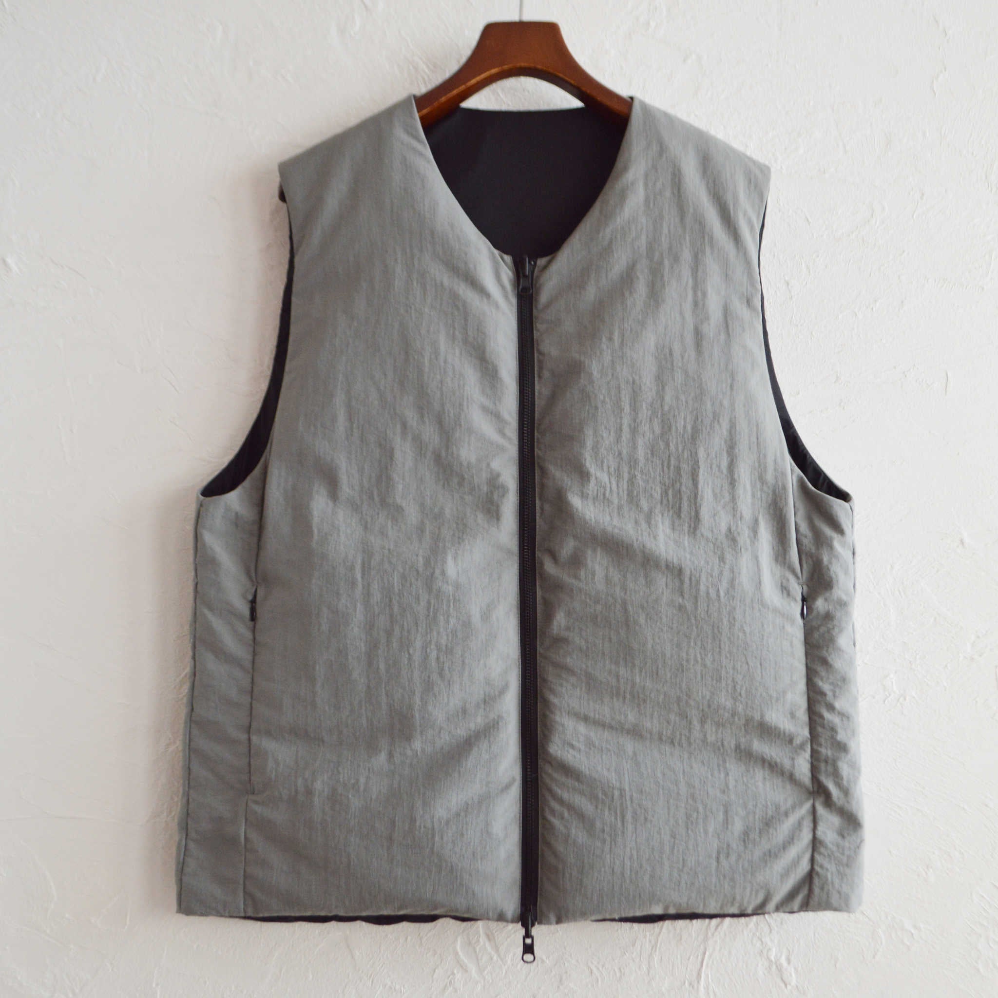 LAMOND ラモンド / LIGHT SHELL REVERSIBLE DOWN VEST ライトシェルリバーシブルダウンベスト (SAGE GRAY×BLACK セージグレー)