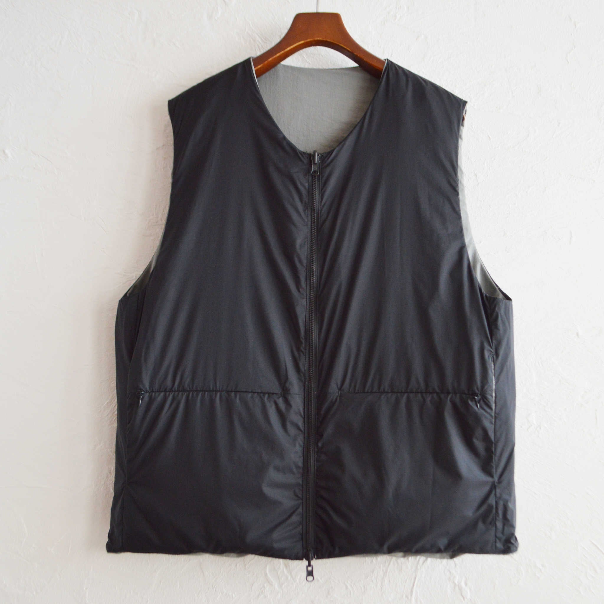 LAMOND ラモンド / LIGHT SHELL REVERSIBLE DOWN VEST ライトシェルリバーシブルダウンベスト (SAGE GRAY×BLACK セージグレー)