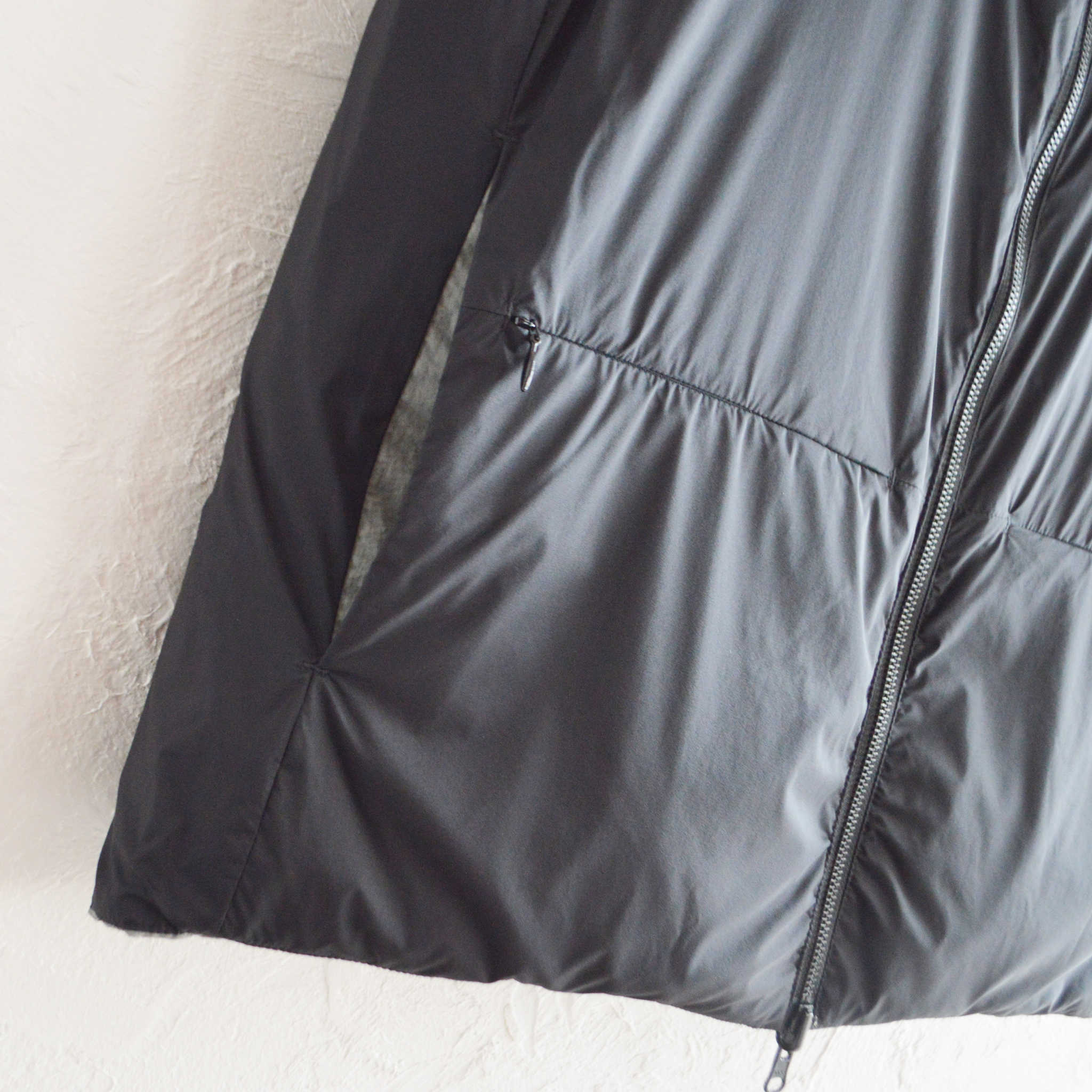 LAMOND ラモンド / LIGHT SHELL REVERSIBLE DOWN VEST ライトシェルリバーシブルダウンベスト (SAGE GRAY×BLACK セージグレー)