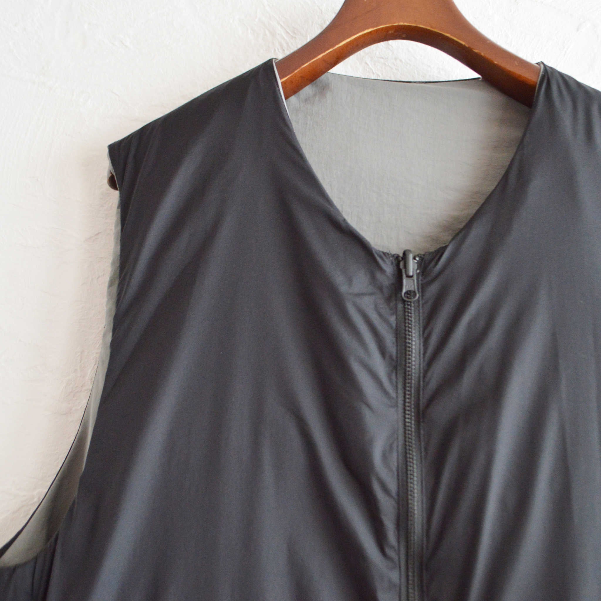 LAMOND ラモンド / LIGHT SHELL REVERSIBLE DOWN VEST ライトシェルリバーシブルダウンベスト (SAGE GRAY×BLACK セージグレー)