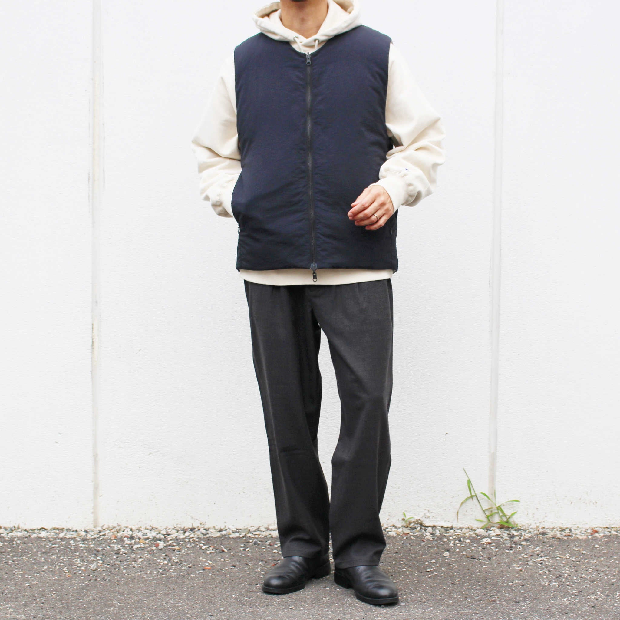 LAMOND ラモンド / LIGHT SHELL REVERSIBLE DOWN VEST ライトシェルリバーシブルダウンベスト (BLACK×SAGE GRAY ブラック)