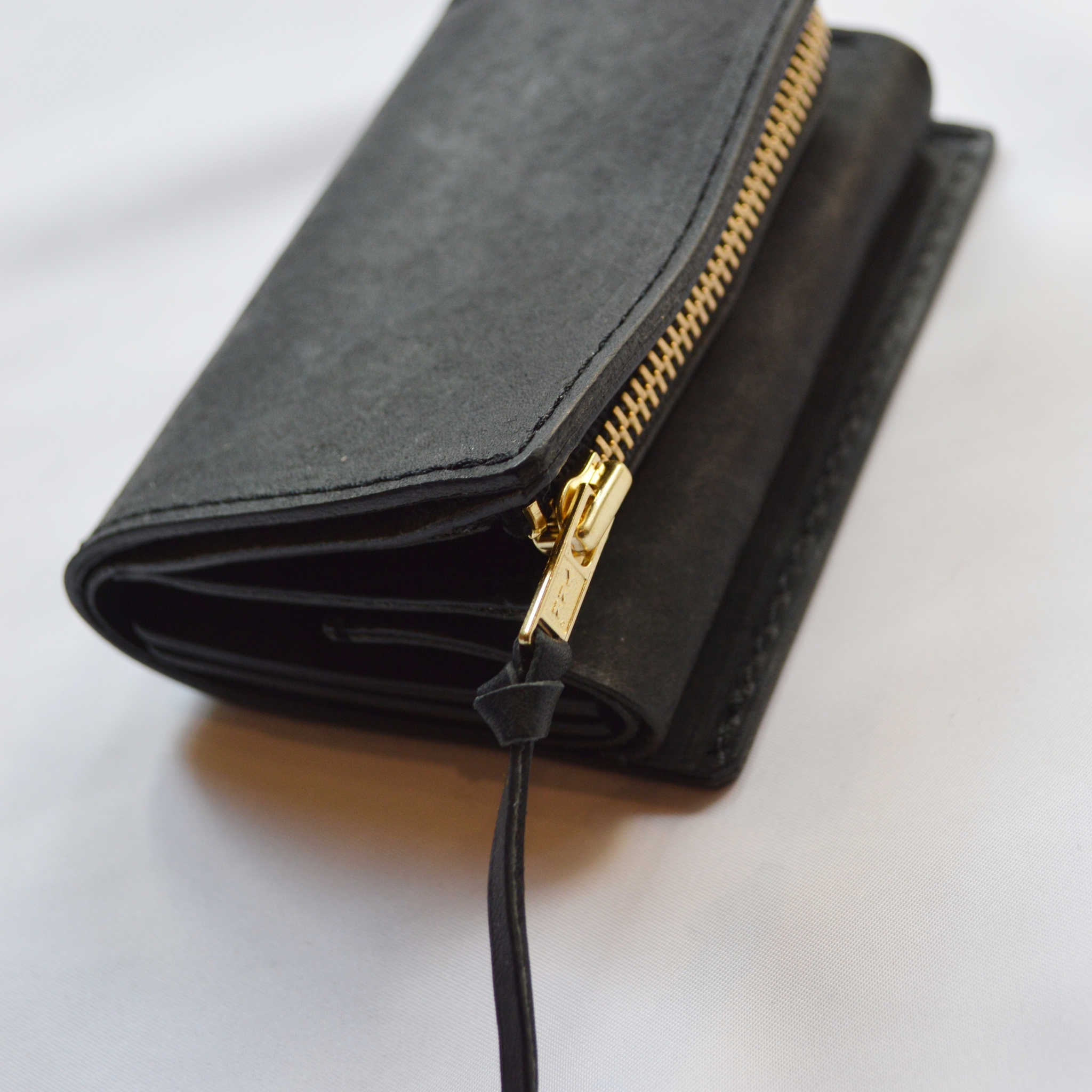 saranam サラナン / ZIP三つ折りサイフ (Pueburo BLACK プエブロブラック)