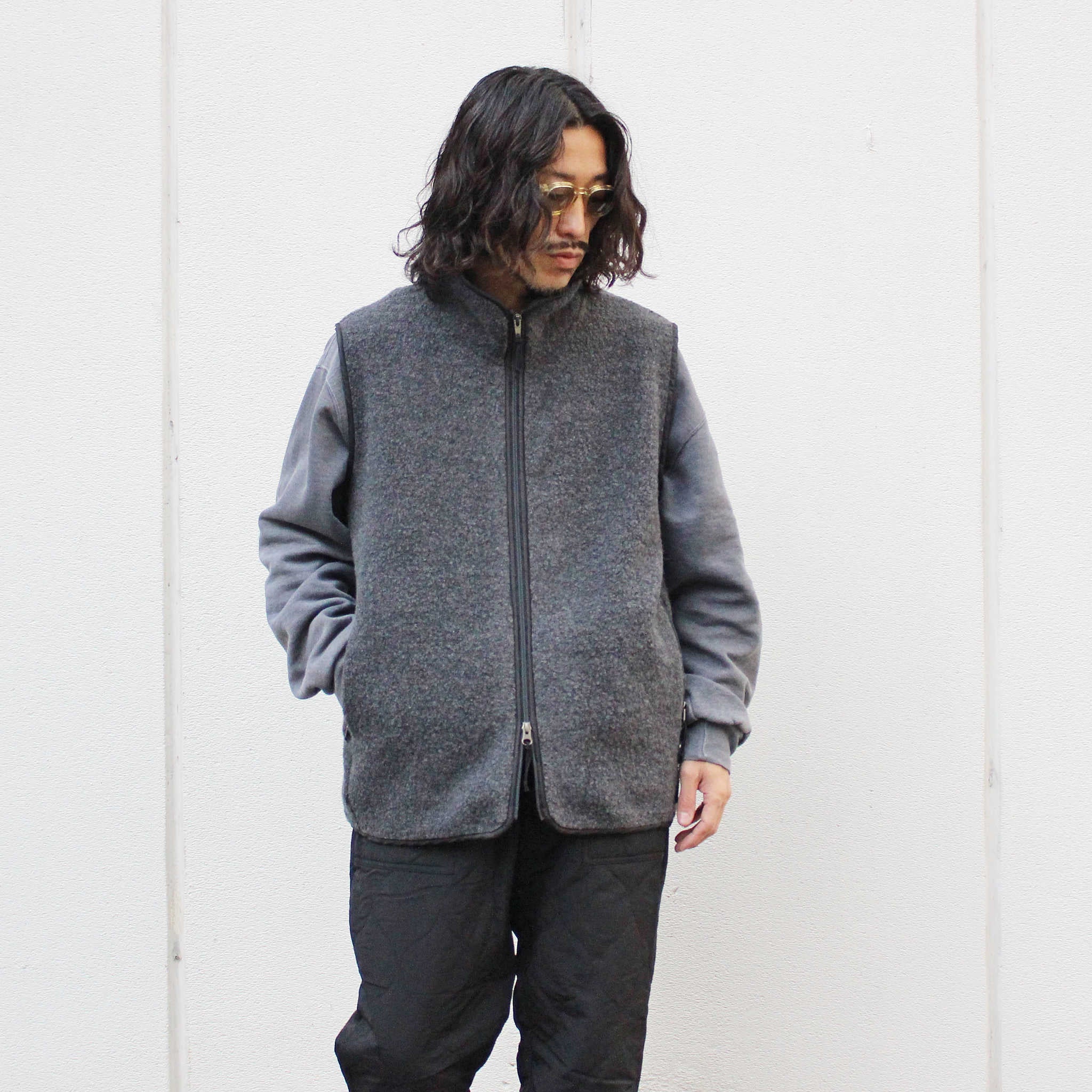 AXESQUIN アクシーズクイン / WOOL BOA VEST ウールボアベスト (CHARCOAL チャコール)