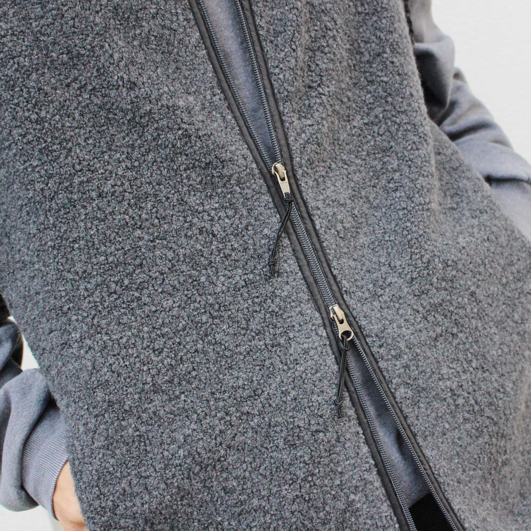 AXESQUIN アクシーズクイン / WOOL BOA VEST ウールボアベスト (CHARCOAL チャコール)