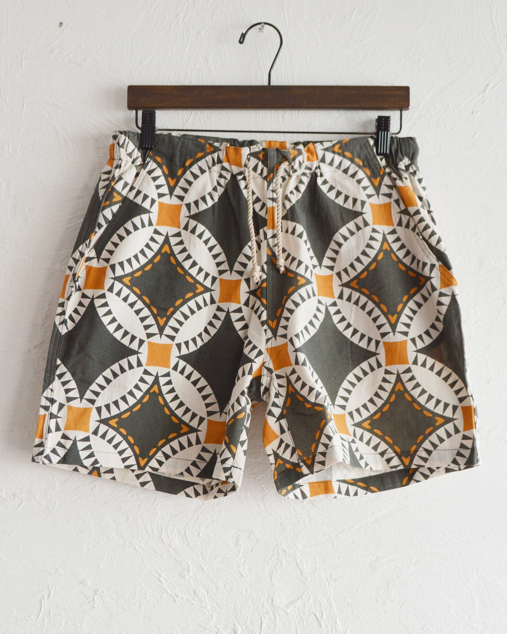 HAVE A GRATEFUL DAY ハブアグレイトフルデイ / EASY SHORTS (BLACK ブラック)