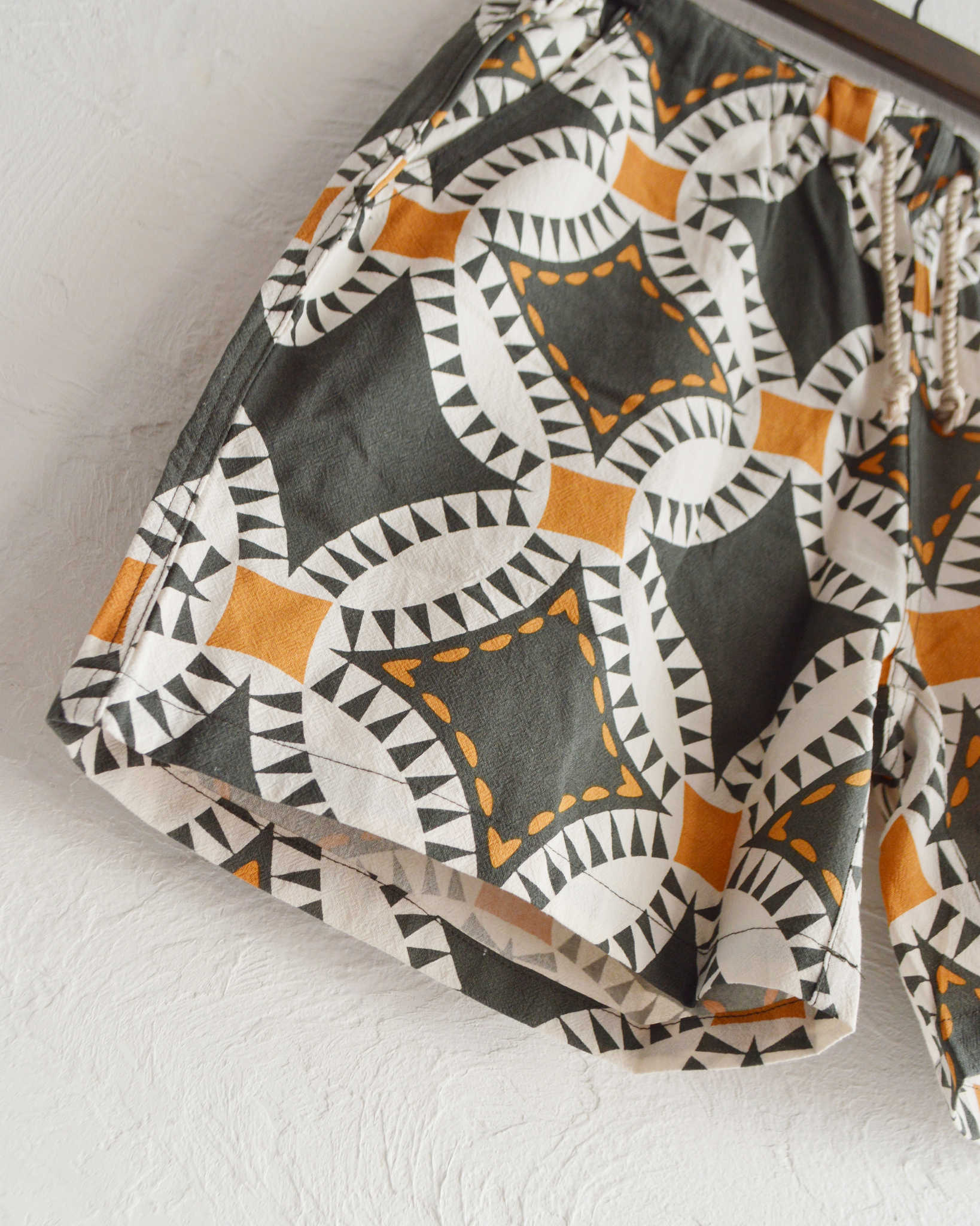 HAVE A GRATEFUL DAY ハブアグレイトフルデイ / EASY SHORTS (BLACK ブラック)