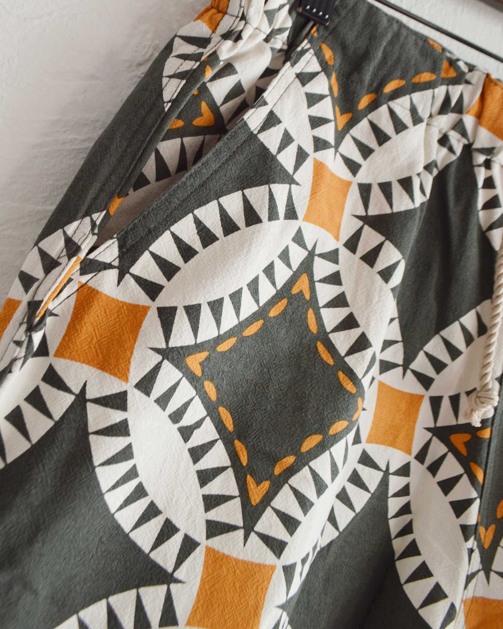 HAVE A GRATEFUL DAY ハブアグレイトフルデイ / EASY SHORTS (BLACK ブラック)