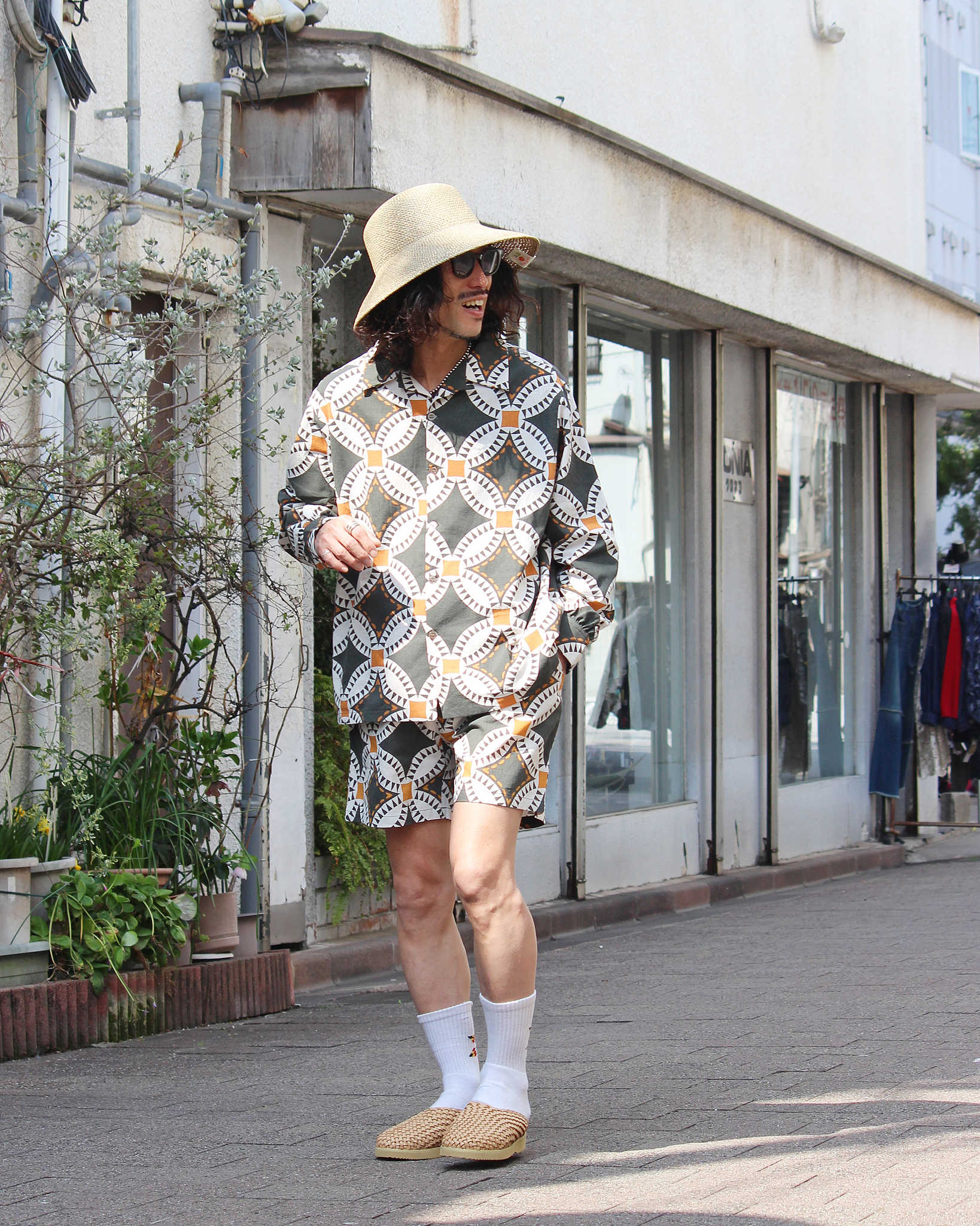 HAVE A GRATEFUL DAY ハブアグレイトフルデイ / EASY SHORTS (BLACK ブラック)