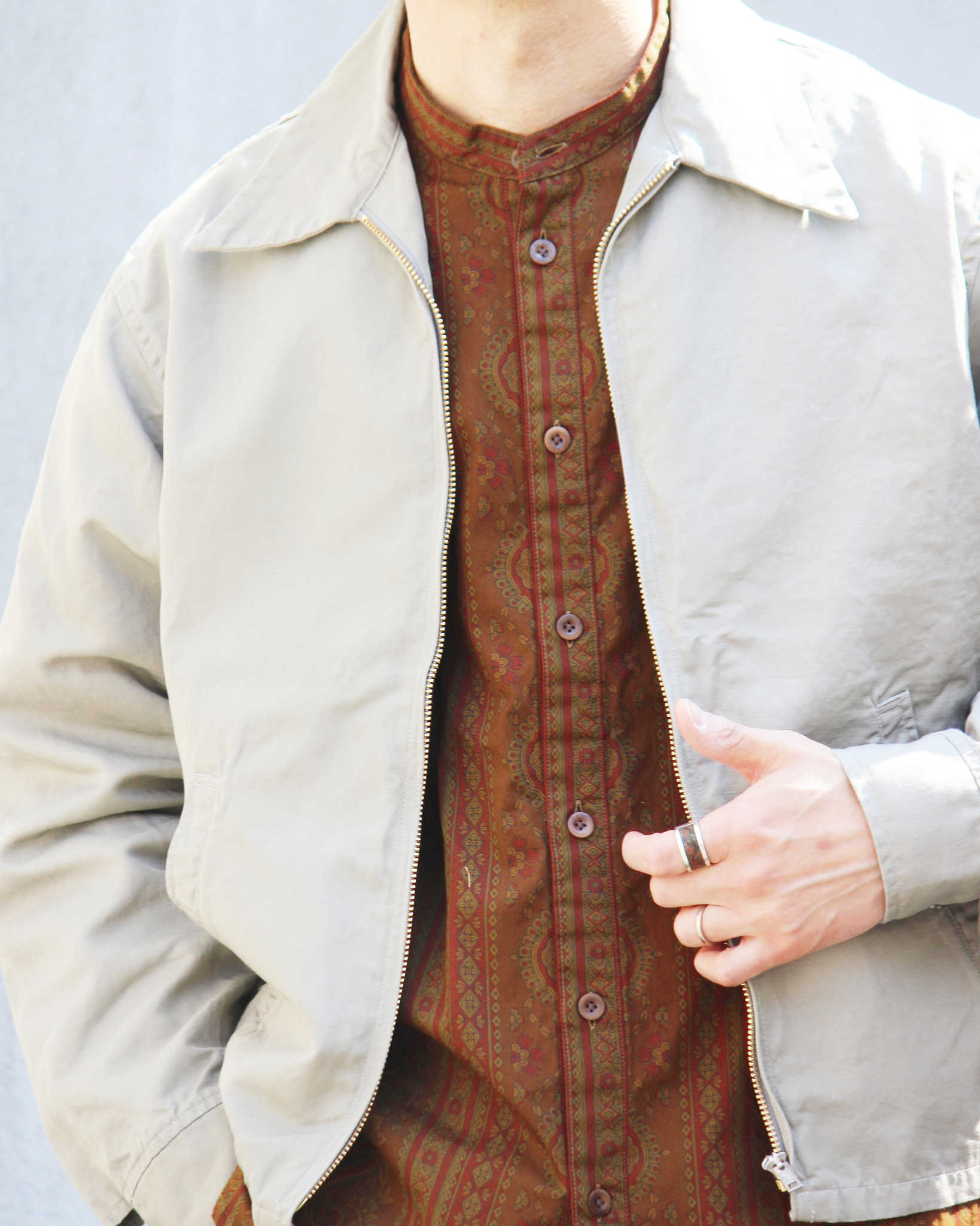 necessary or unnecessary ネセサリーオアアンネセサリー N.O.UN ナウン / TOWN タウン (STONE ストーン)