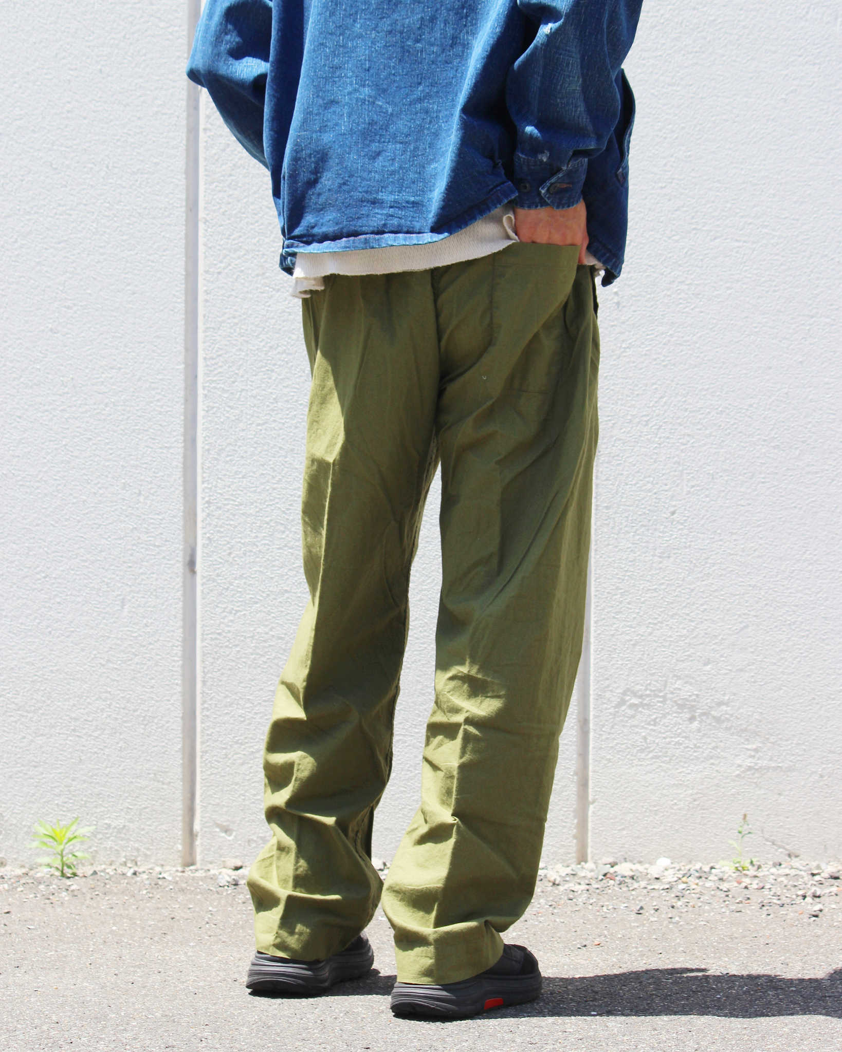necessary or unnecessary ネセサリーオアアンネセサリー N.O.UN ナウン / PIN TUCK PANTS ピンタックパンツ (OLIVE オリーブ)