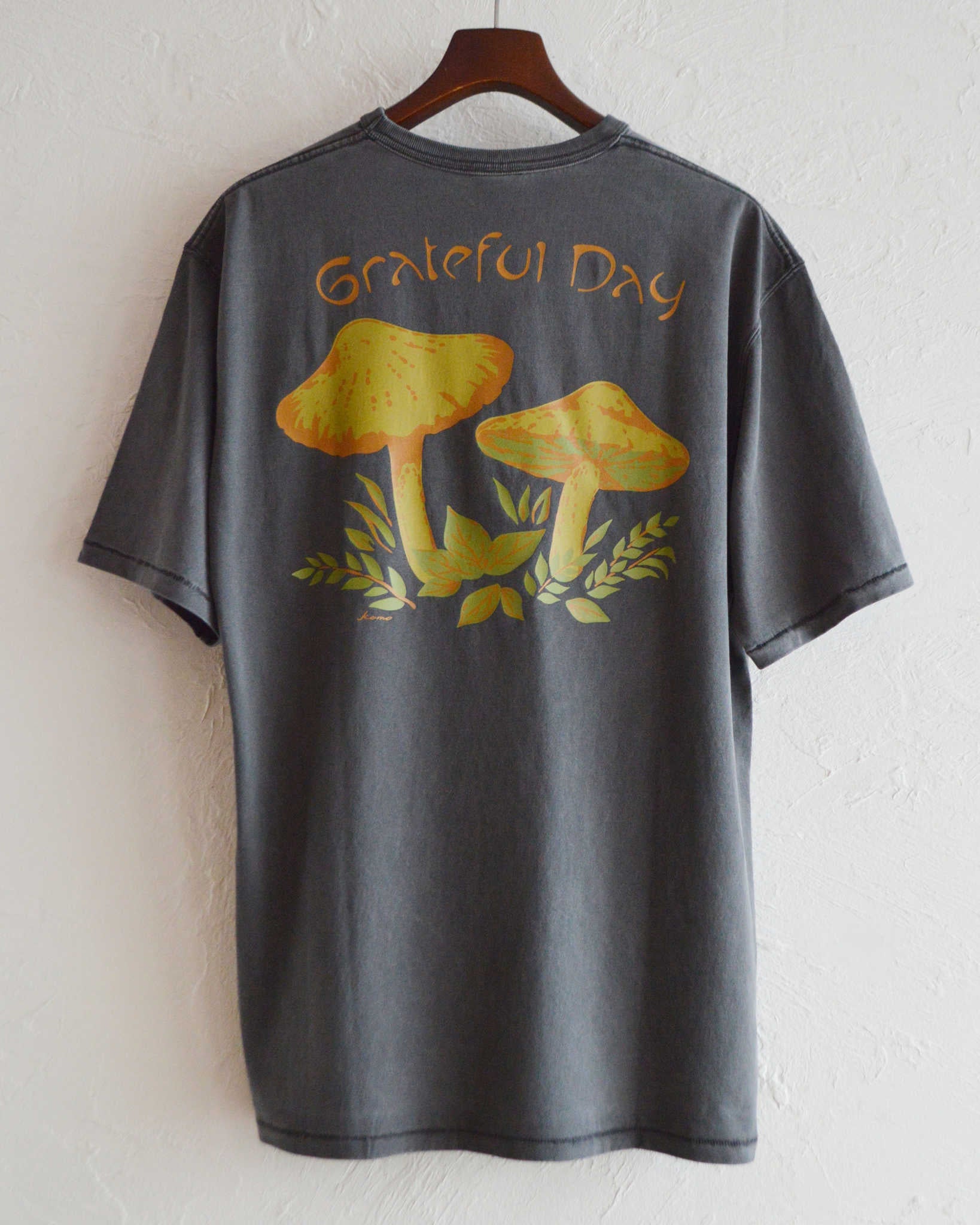 HAVE A GRATEFUL DAY ハブアグレイトフルデイ / T-SHIRT -MUSHROOM ティーシャツマッシュルーム (BLACK ブラック)