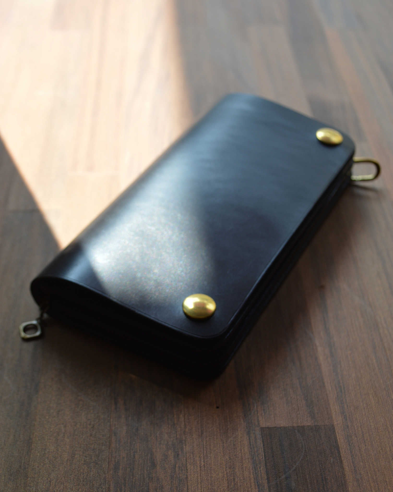 ITUAIS イトゥアイス / CAVARO TRUCKER WALLET カバーロトラッカーウォレット (MARYAM HORSE BUTT マリヤムホースバット BLACK ブラック)