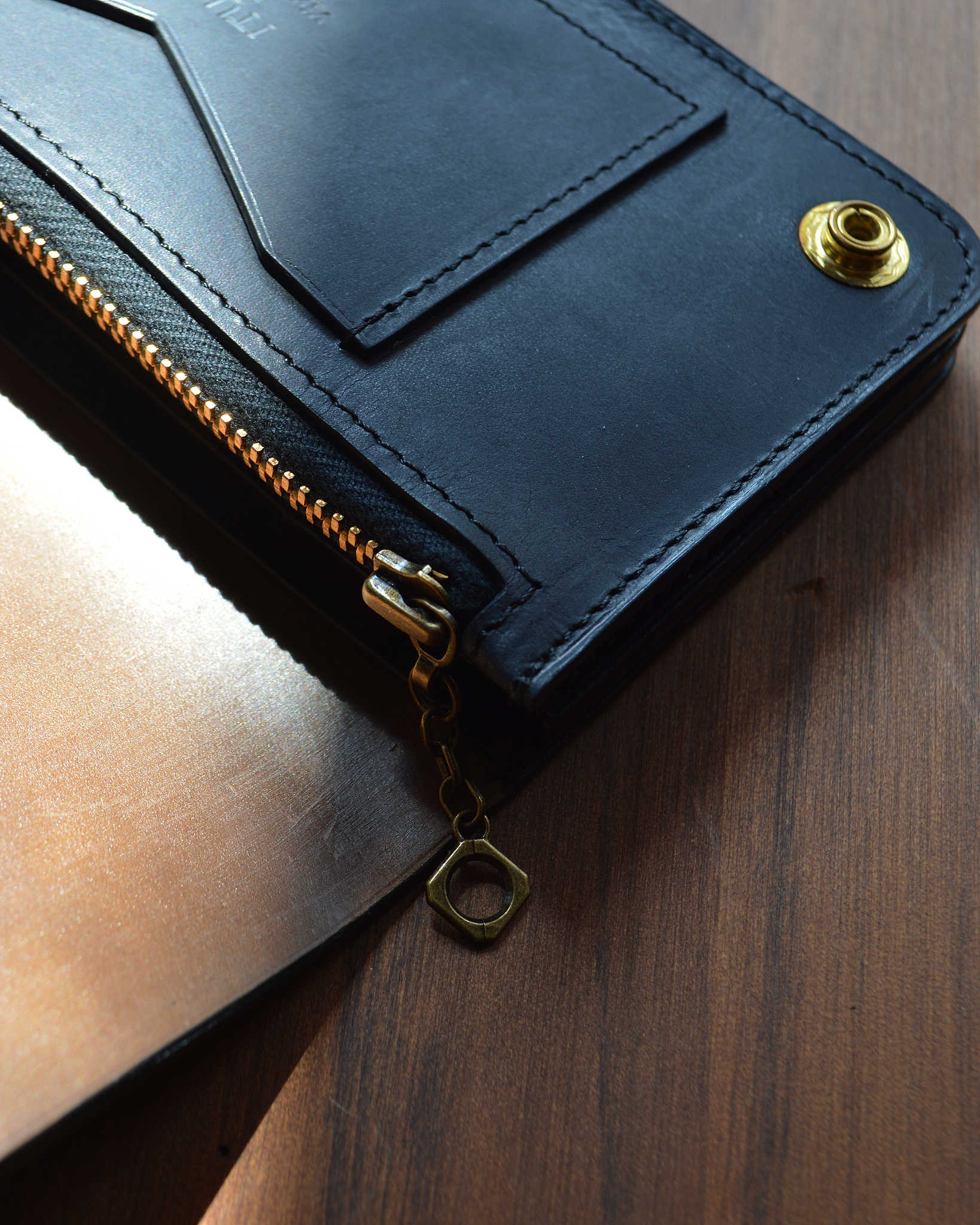 ITUAIS イトゥアイス / CAVARO TRUCKER WALLET カバーロトラッカーウォレット (MARYAM HORSE BUTT マリヤムホースバット BLACK ブラック)