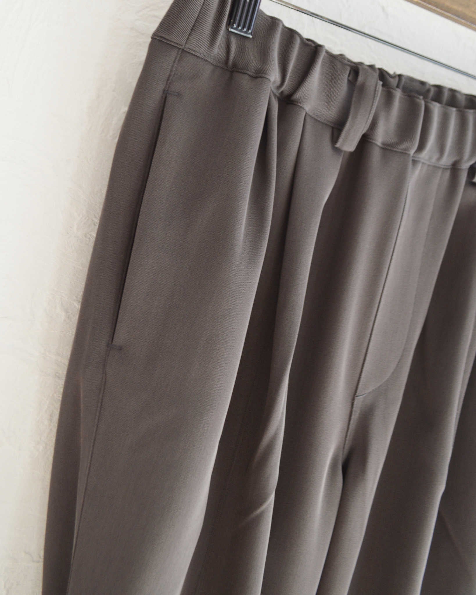 LAMOND ラモンド / TWILL TWIST CENTER SEAM PANTS ツイルセンターシームパンツ (DARK BROWN ダークブラウン)