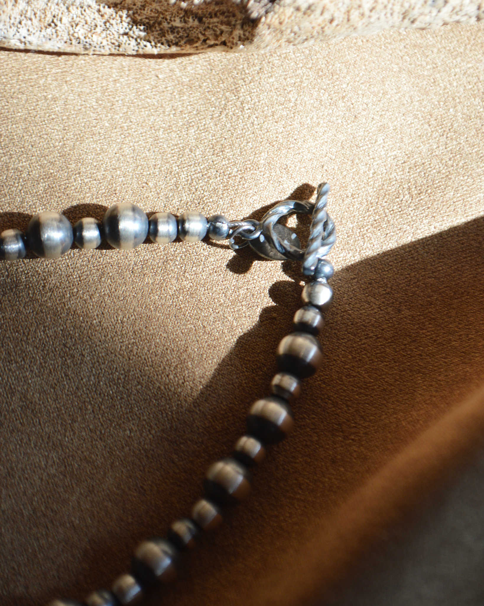 Indian jewelry インディアンジュエリー / Navajo Pearl Bracelet ナバホパールブレスレット 4mm×5mm丸玉MIX (TERESA BELONE テレサベローネ)