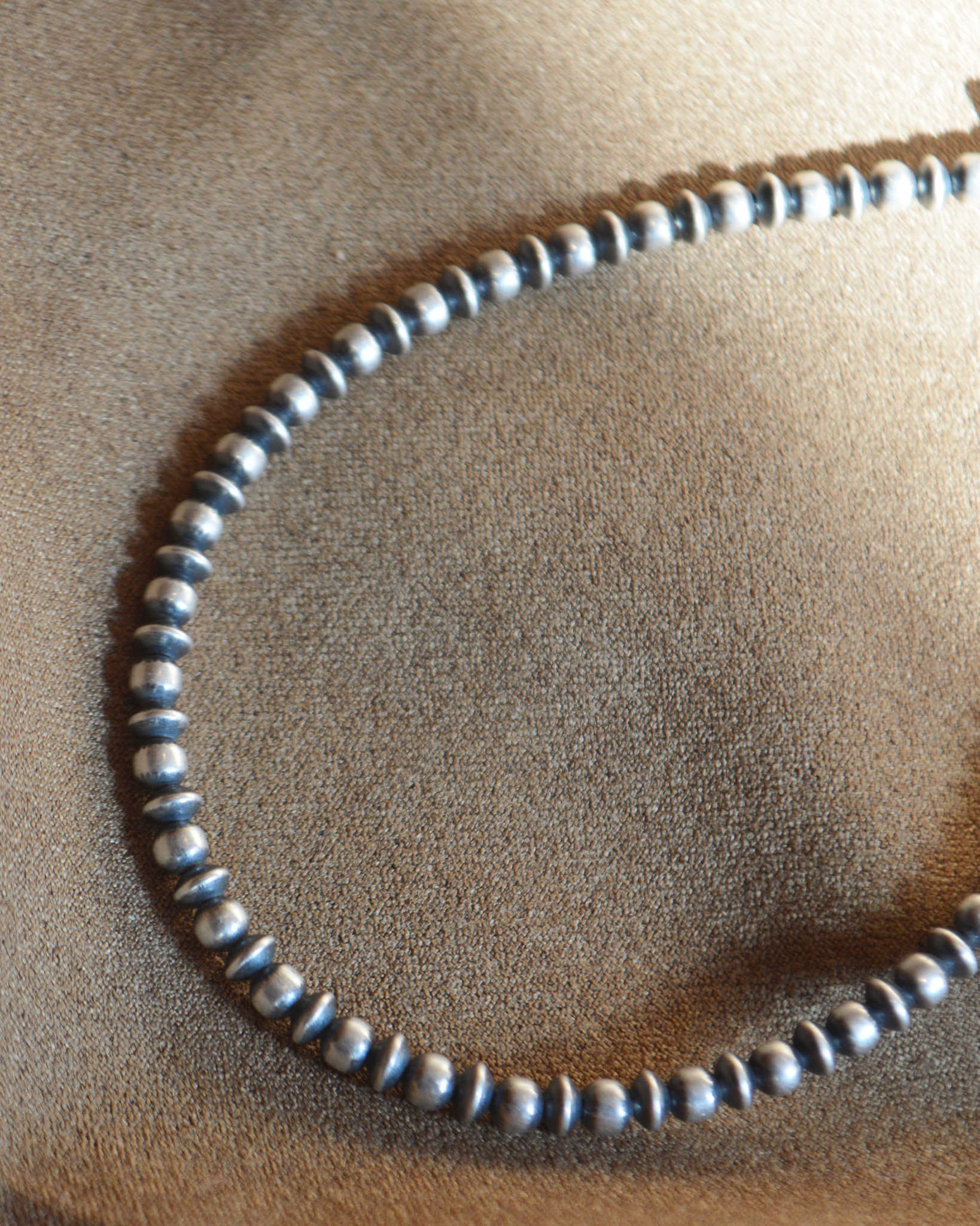 Indian jewelry インディアンジュエリー / Navajo Pearl Bracelet ナバホパールブレスレット 3mm丸玉×ソロバンMIX (TERESA BELONE テレサベローネ)