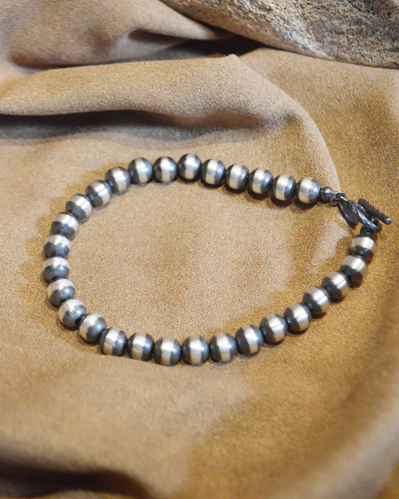 Indian jewelry インディアンジュエリー / Navajo Pearl Bracelet ナバホパールブレスレット 6mm (TERESA BELONE テレサベローネ)