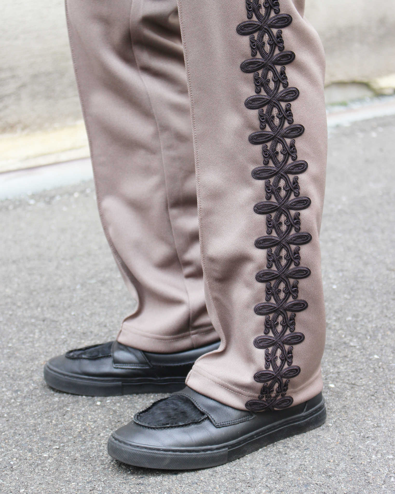 Nasngwam. ナスングワム / KINGSTON PANTS キングストンパンツ (GRAGE グレージュ)