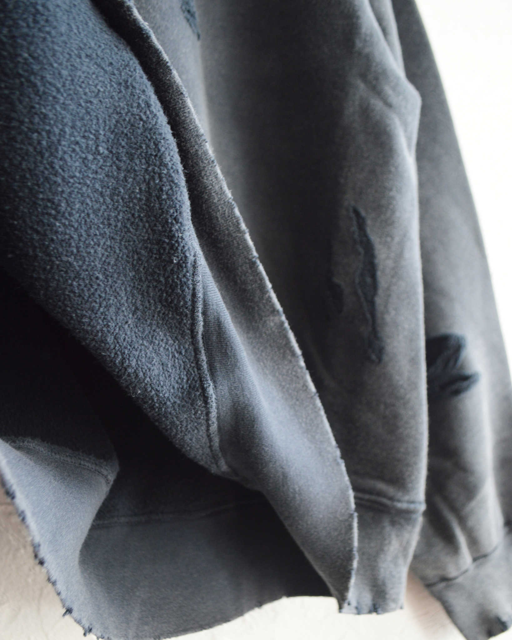 minami Anderson ミナミアンダーソン / Distressed Sweat Crewディストレストスウェットクルー (BLACK ブラック)